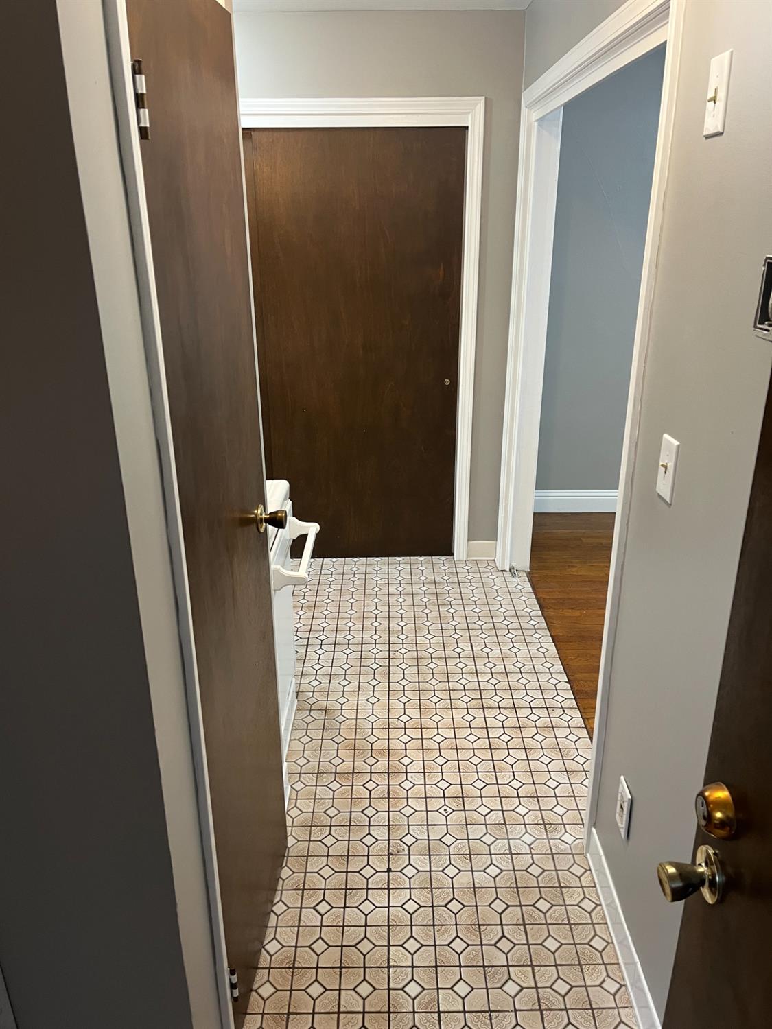 4662 E Illinois Ave, Fresno, CA 93702