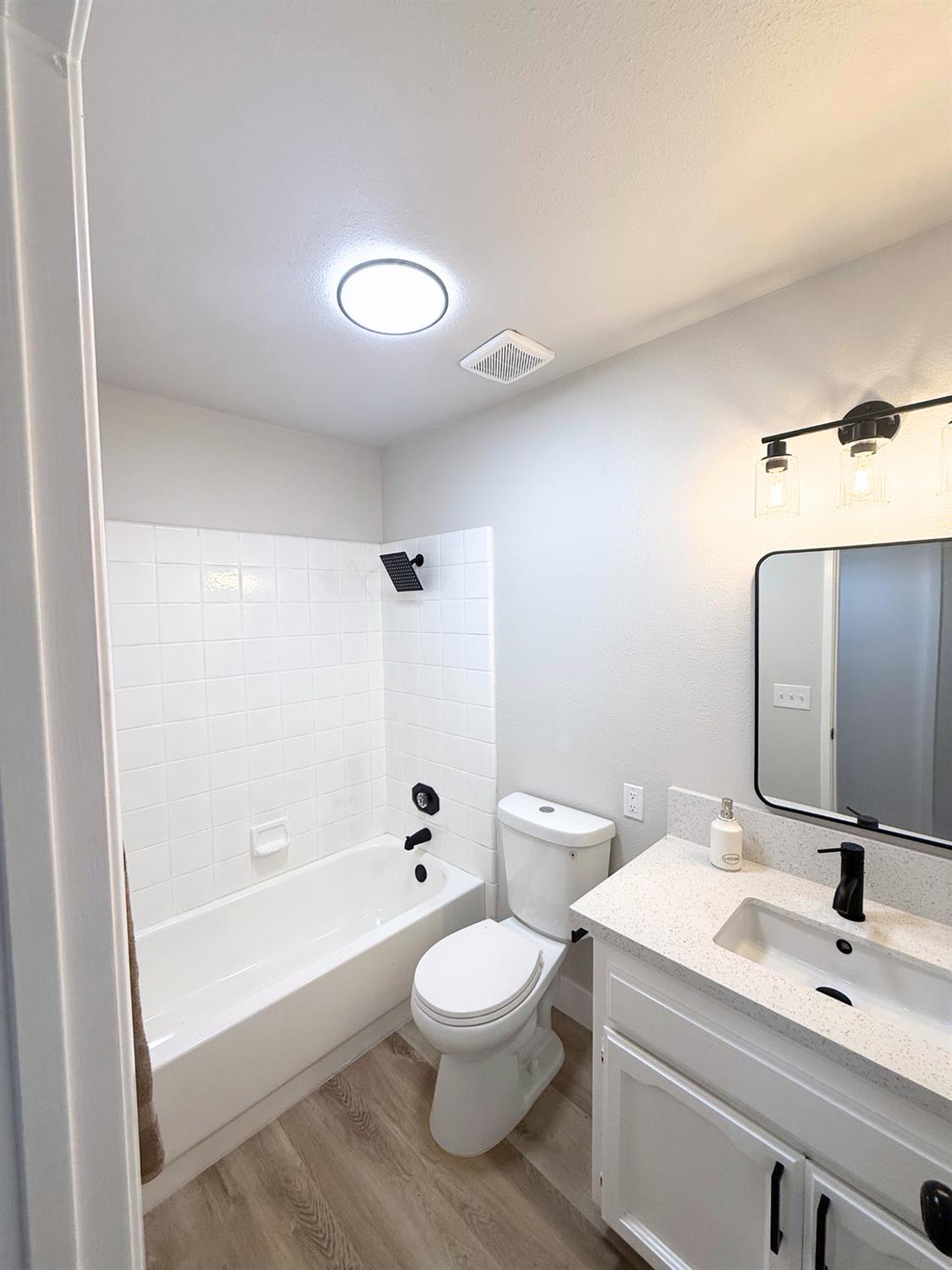 3922 N Dante Ave, Fresno, CA 93722