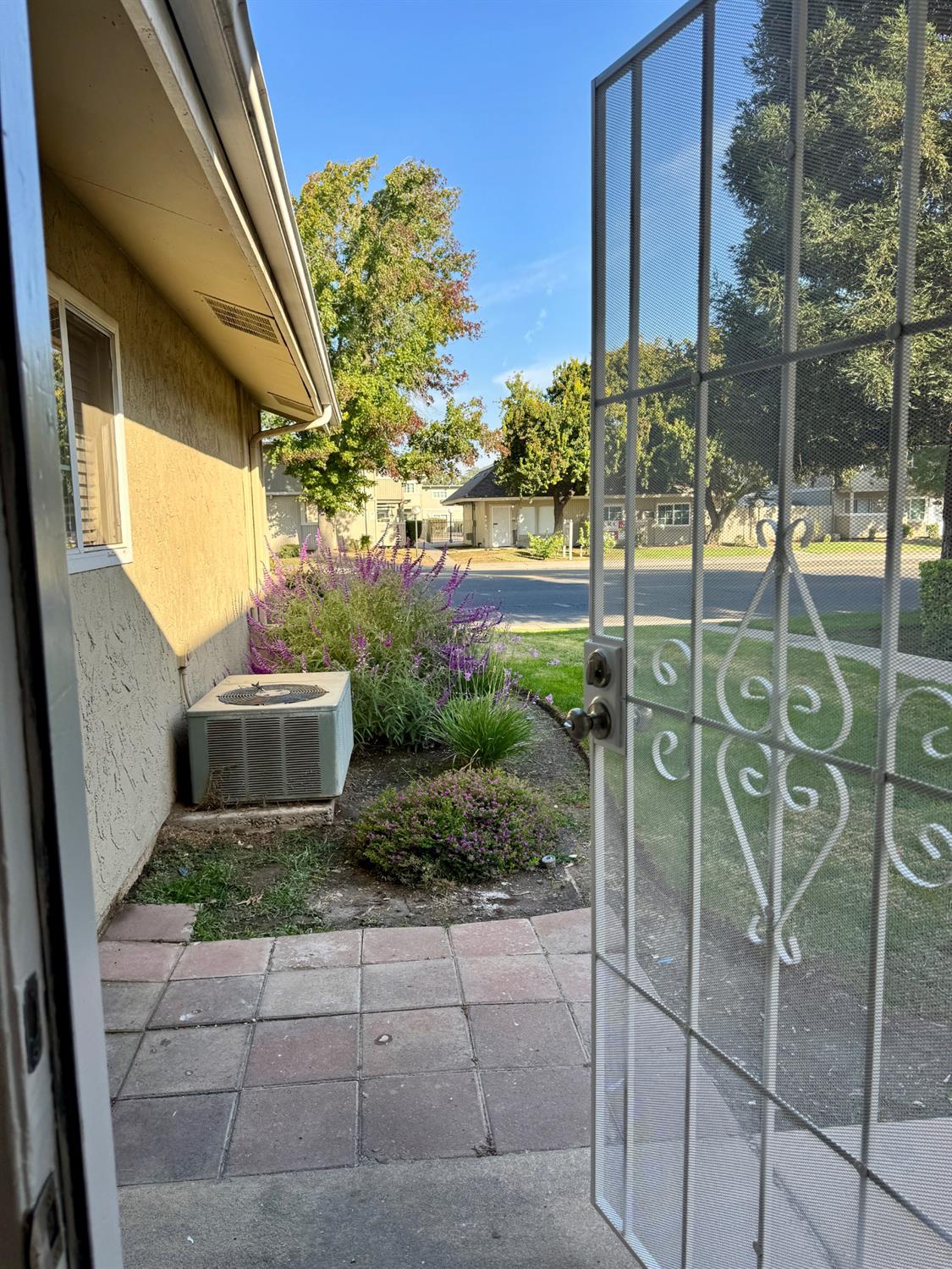 2236 Peach Ave #3, Clovis, CA 93612