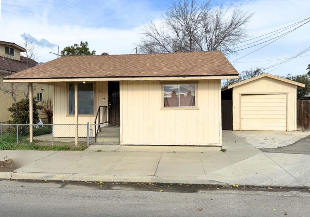 307 E Polk St, Coalinga, CA 93210