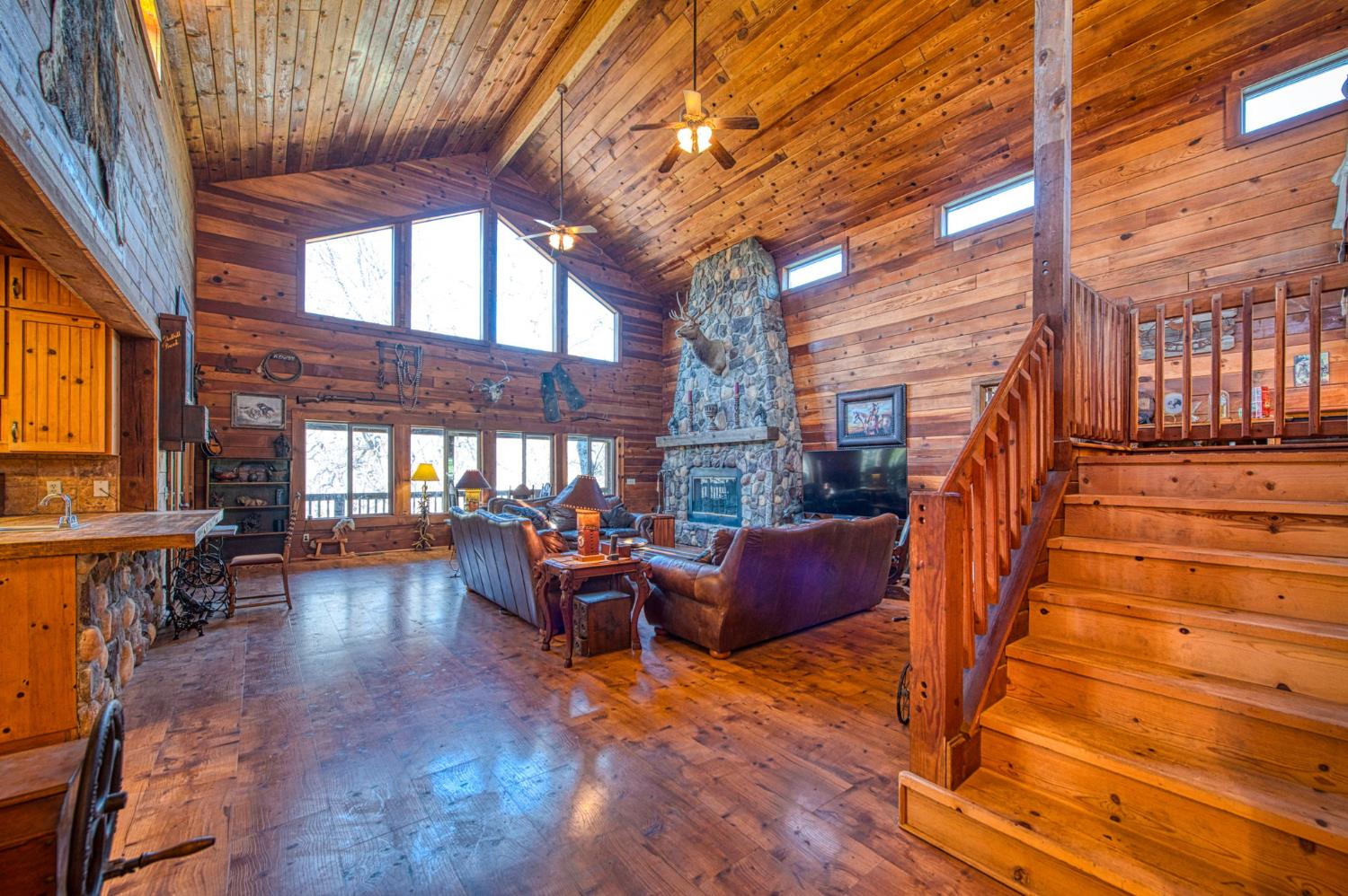 36039 Cranmore Ln, Auberry, CA 93602