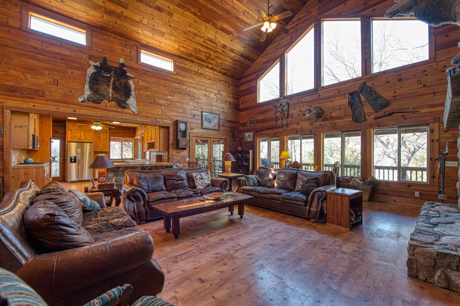 36039 Cranmore Ln, Auberry, CA 93602