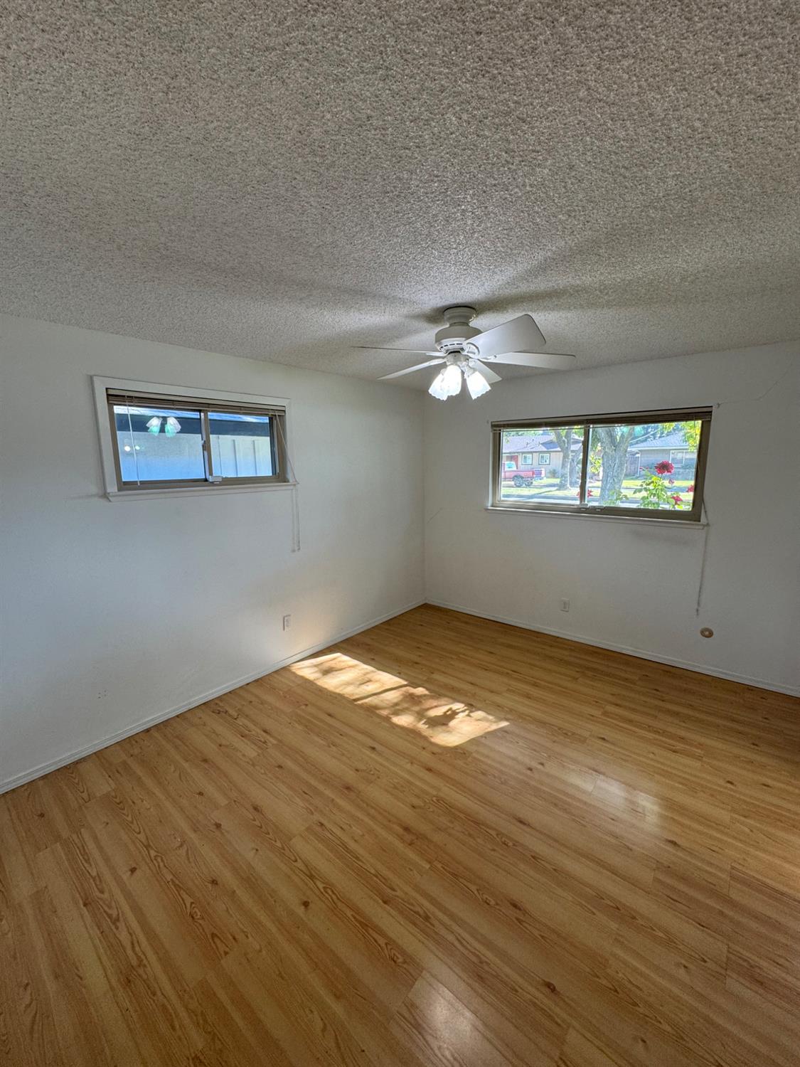 2825 Westgate Dr, Madera, CA 93637