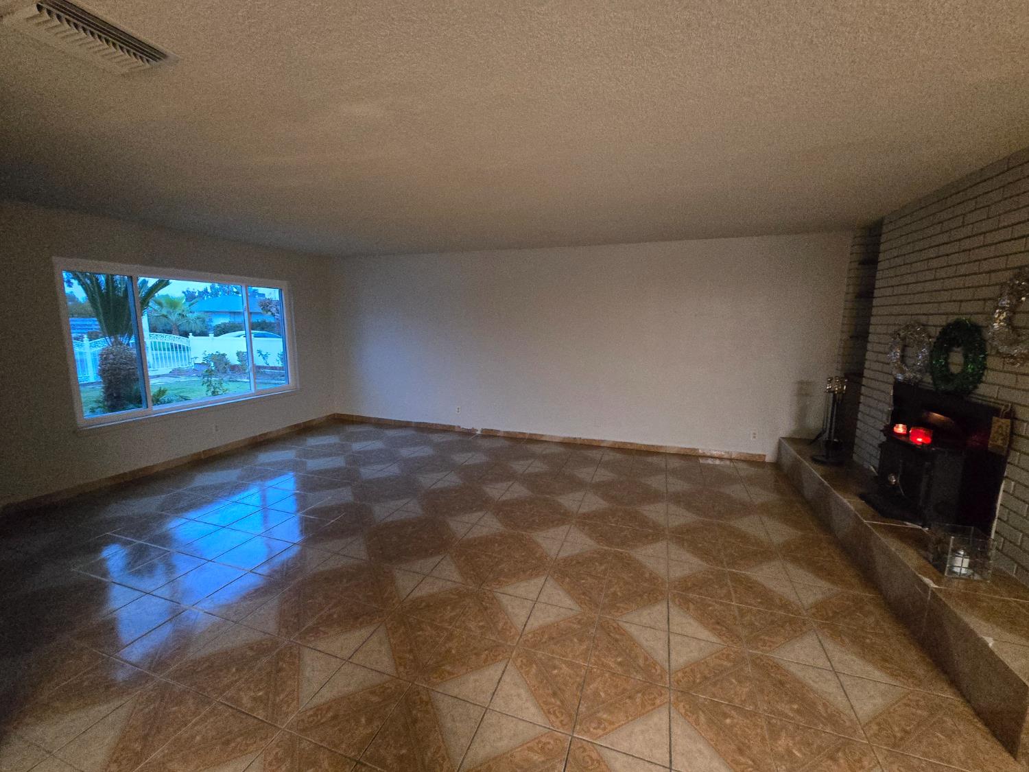 25323 W Scaggs Ave, Tranquillity, CA 93668