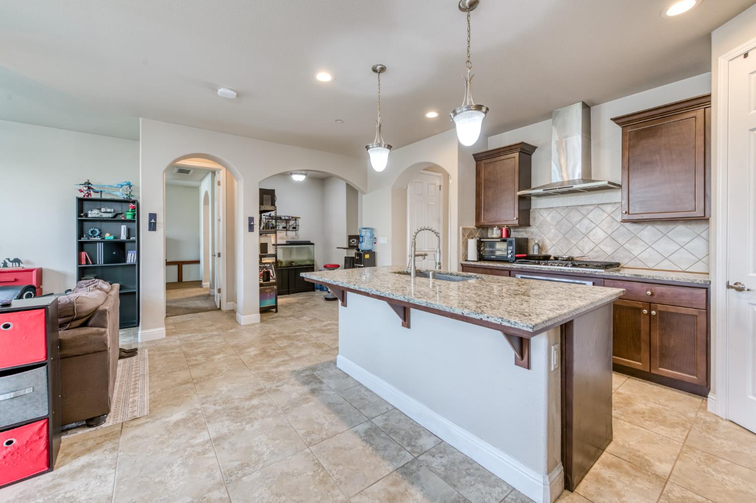 6180 E Providence Ave, Fresno, CA 93727