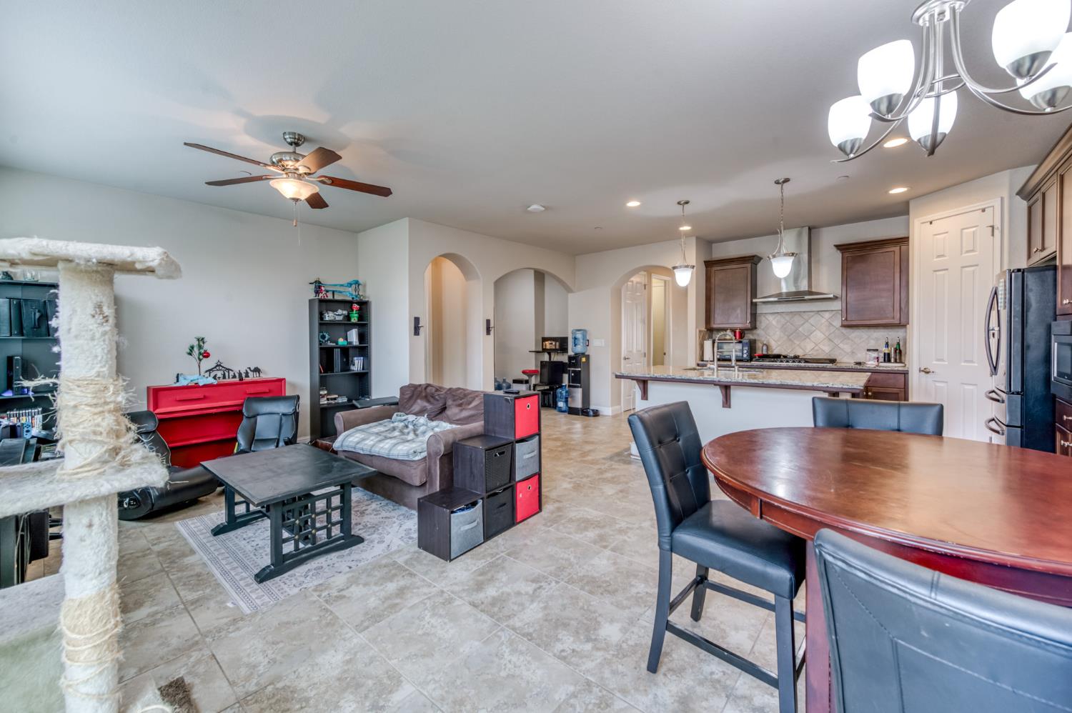 6180 E Providence Ave, Fresno, CA 93727