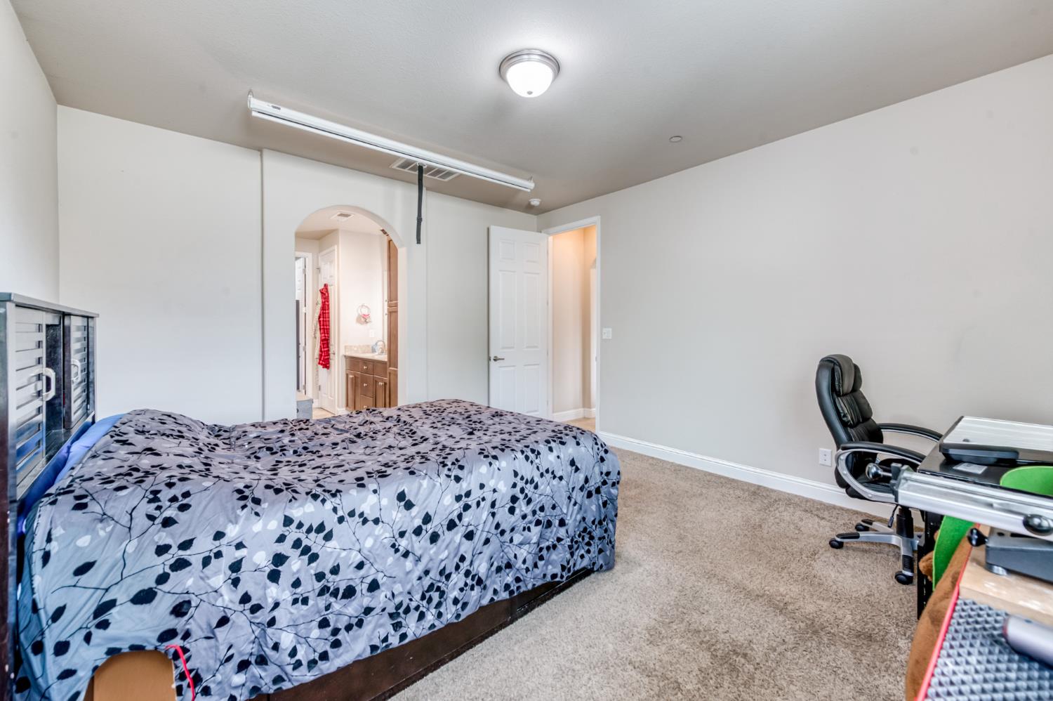 6180 E Providence Ave, Fresno, CA 93727