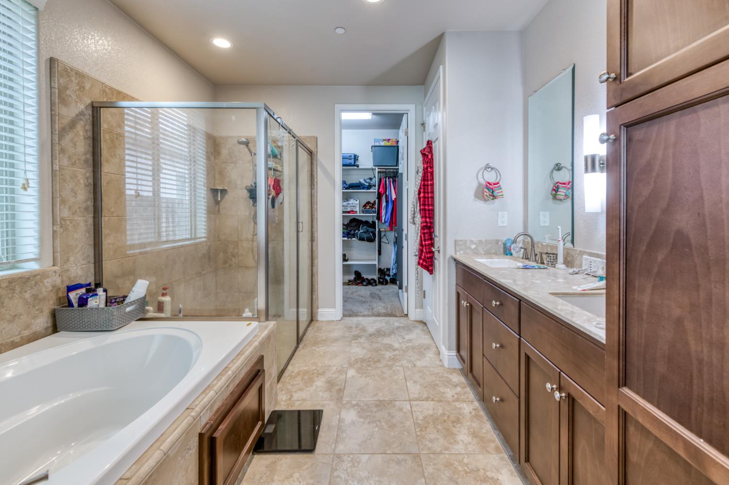 6180 E Providence Ave, Fresno, CA 93727