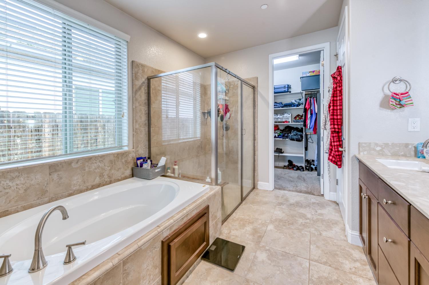 6180 E Providence Ave, Fresno, CA 93727