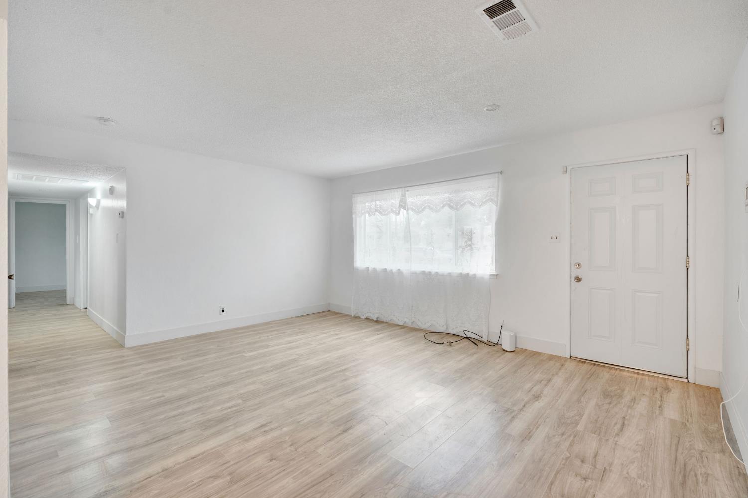 1239 Klette Ave, Fresno, CA 93706