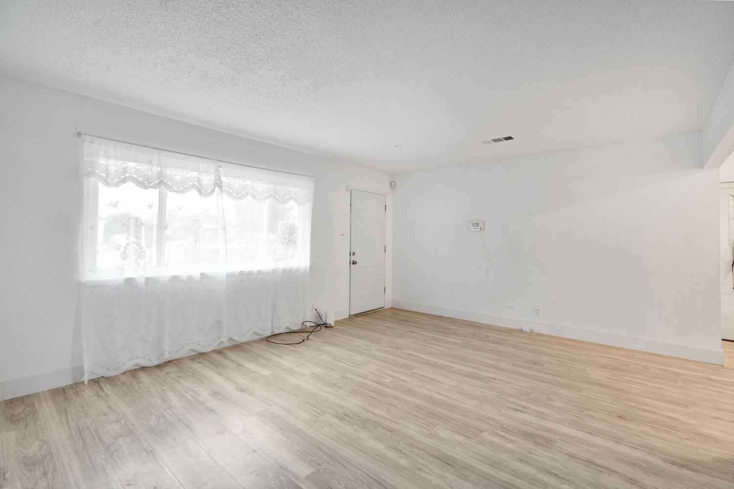 1239 Klette Ave, Fresno, CA 93706