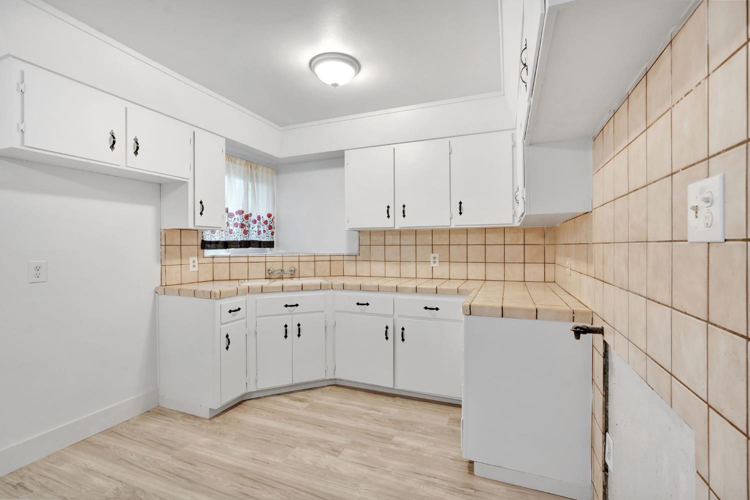 1239 Klette Ave, Fresno, CA 93706