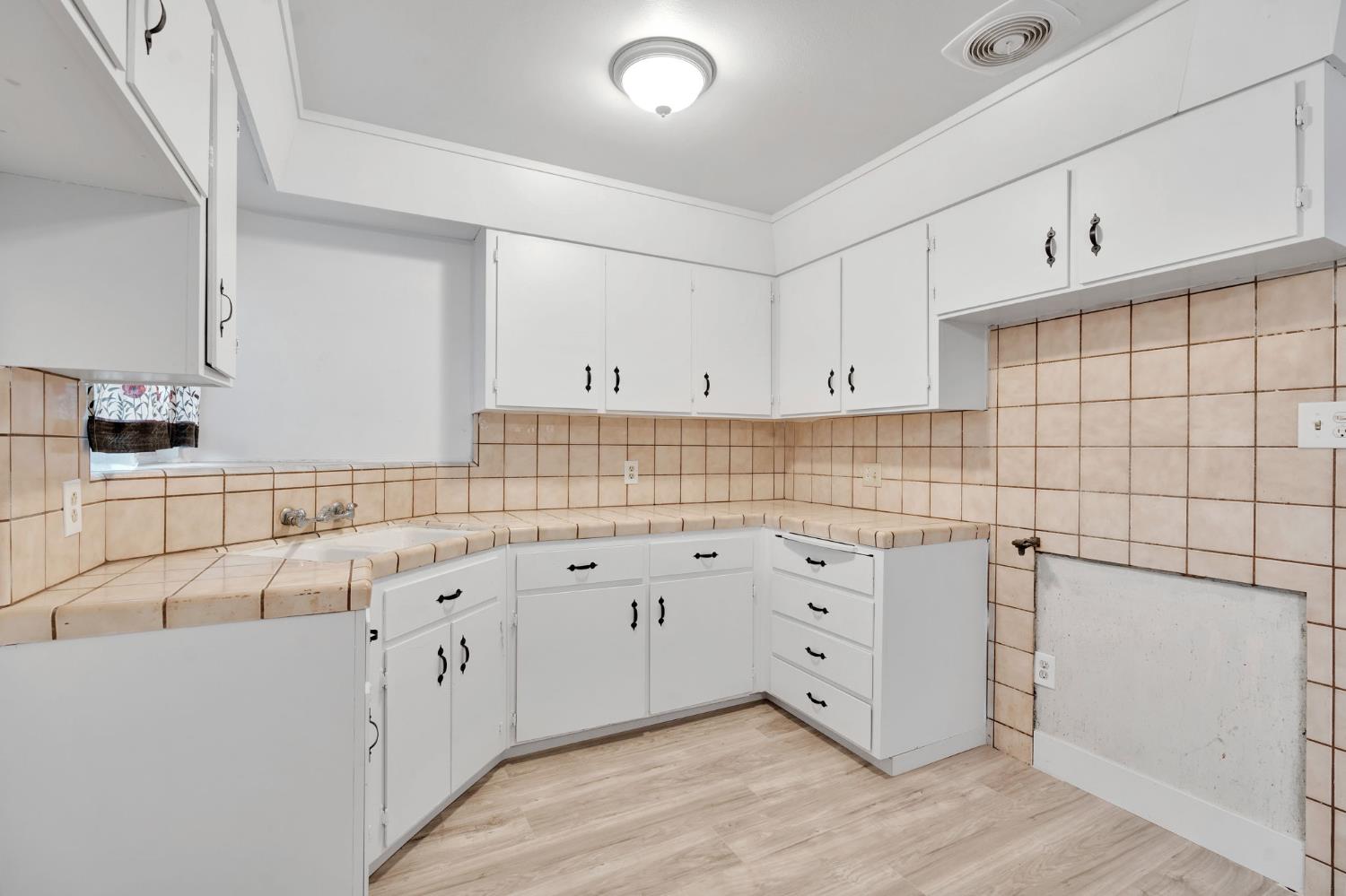 1239 Klette Ave, Fresno, CA 93706