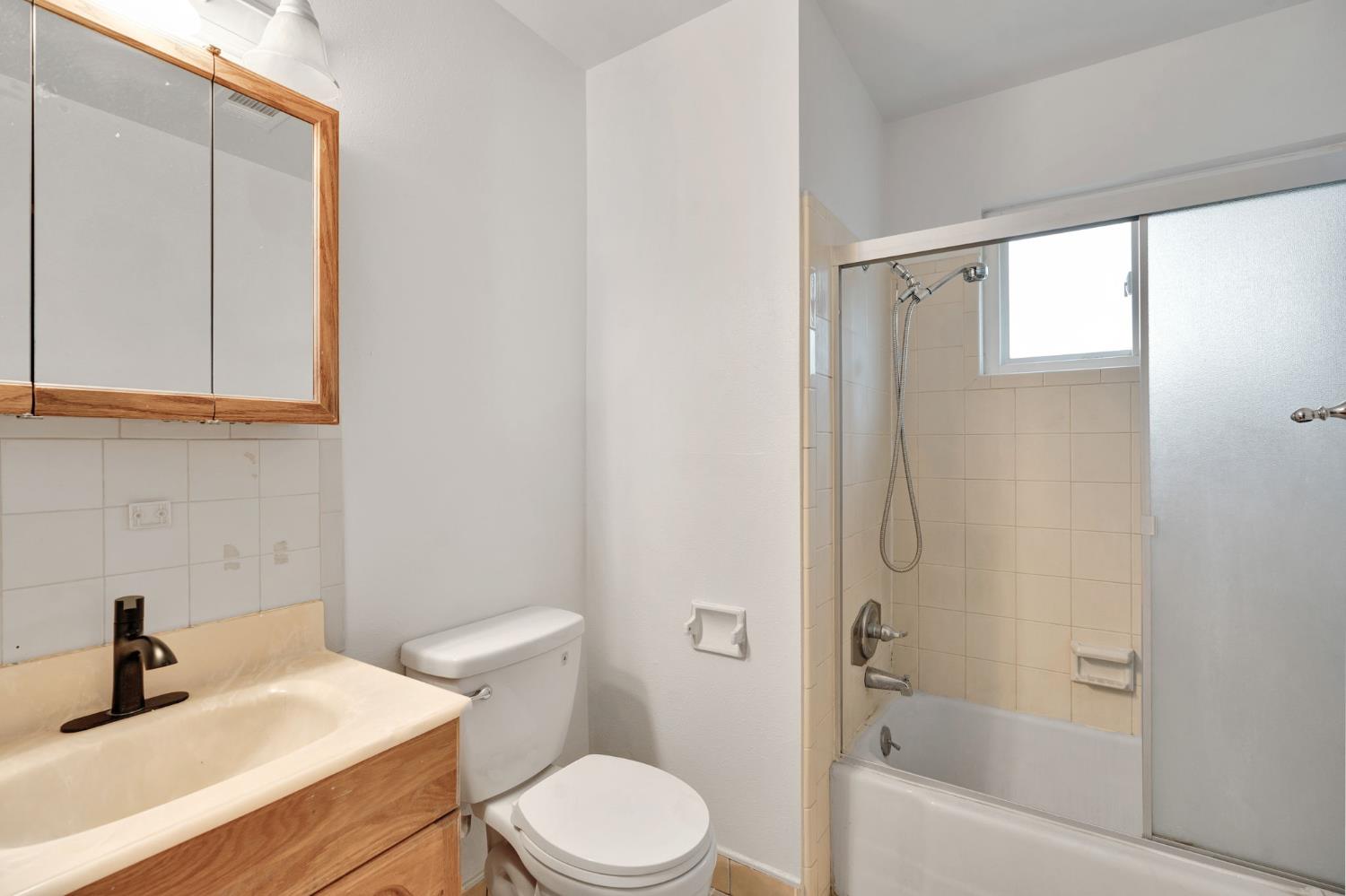 1239 Klette Ave, Fresno, CA 93706