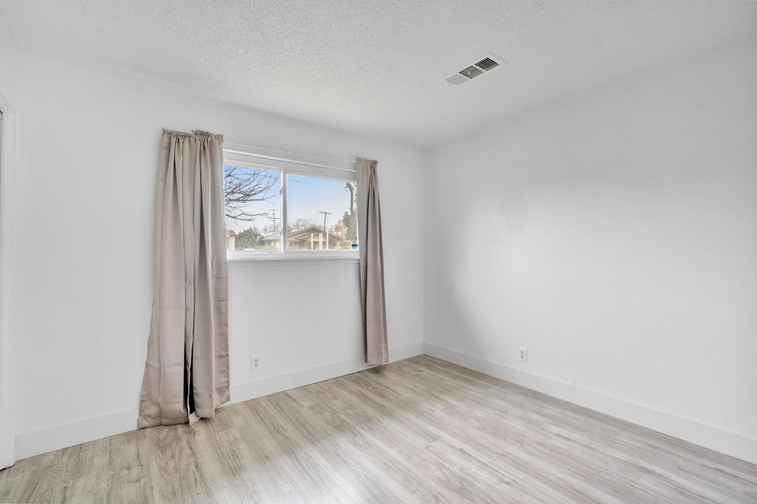 1239 Klette Ave, Fresno, CA 93706