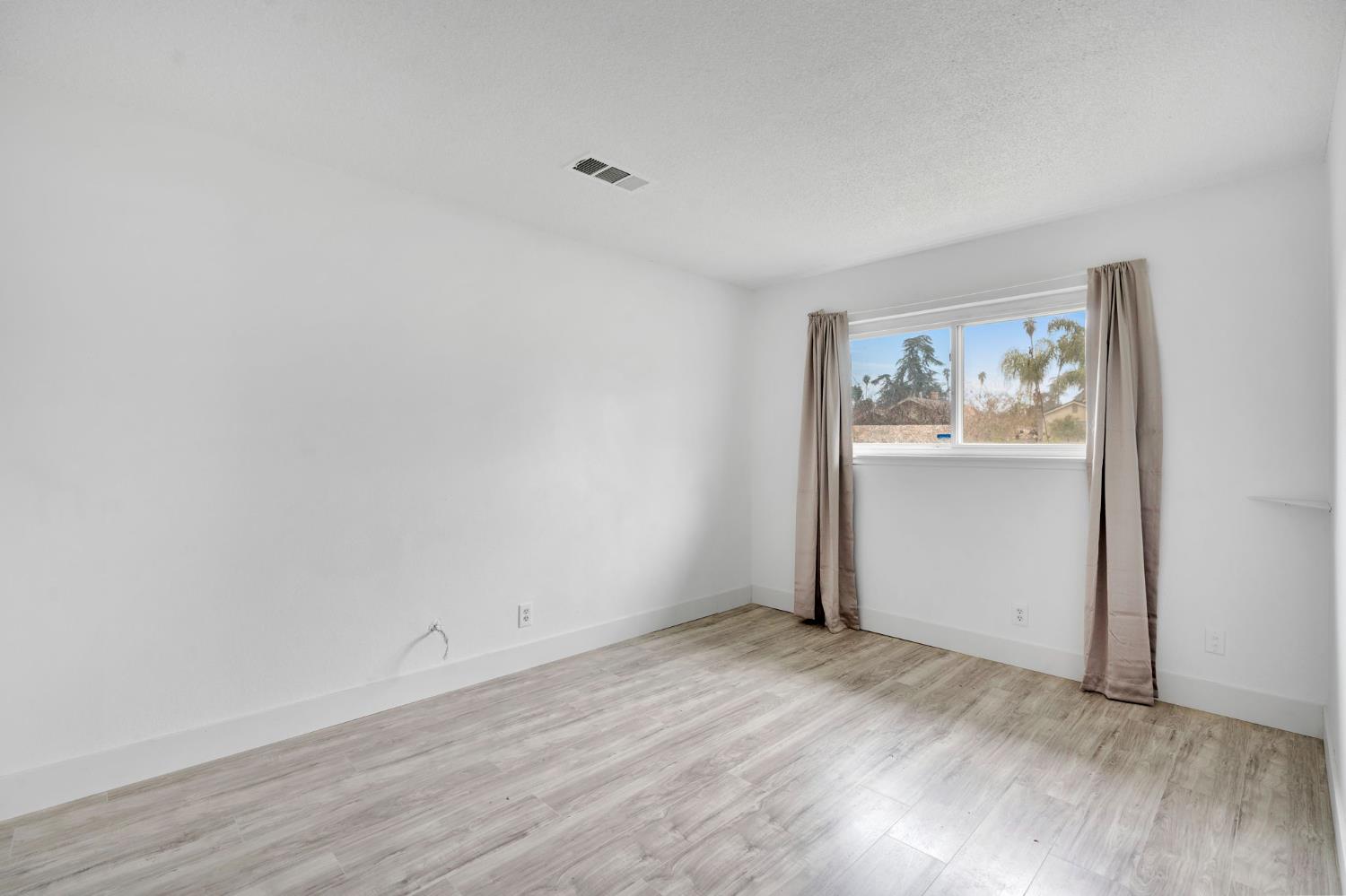 1239 Klette Ave, Fresno, CA 93706