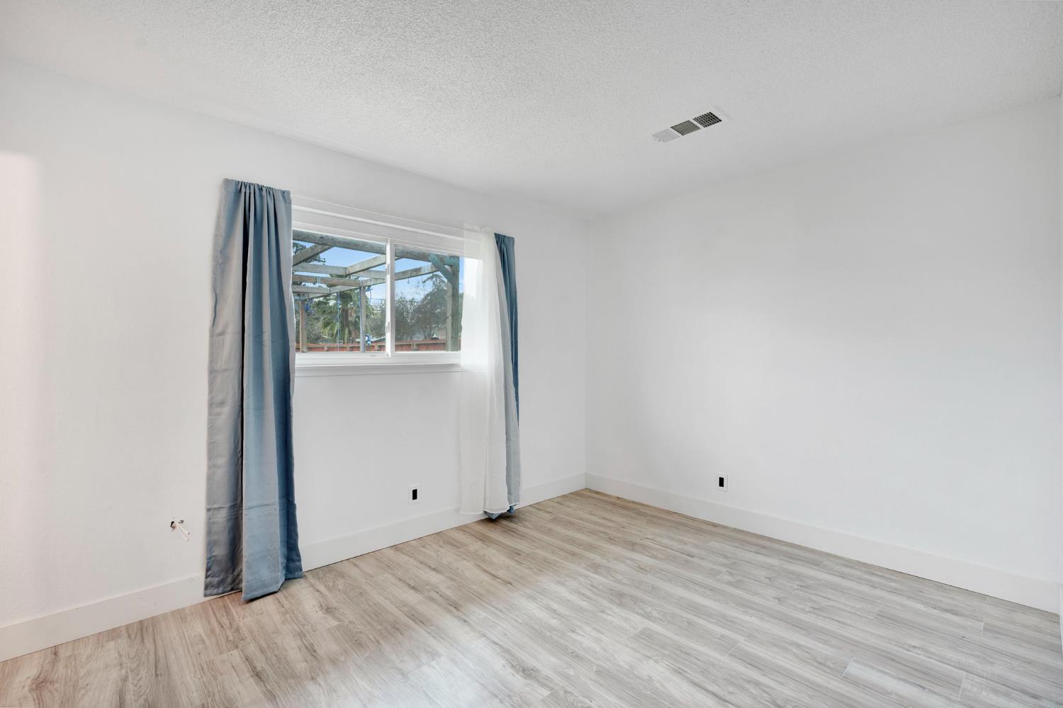 1239 Klette Ave, Fresno, CA 93706