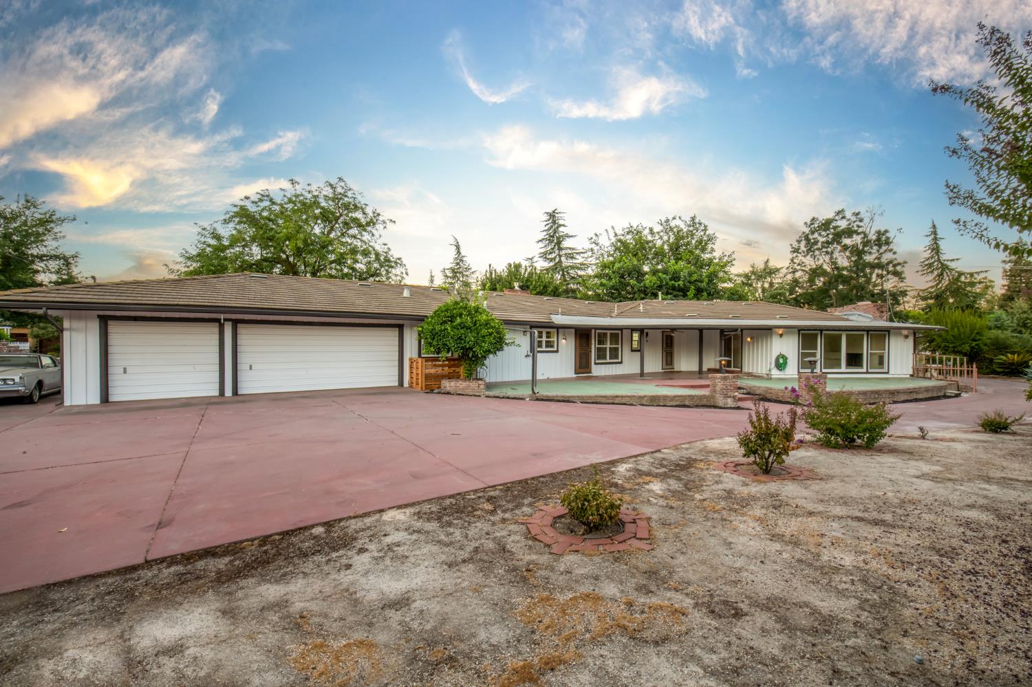 705 E Alamos, Fresno, CA 93704