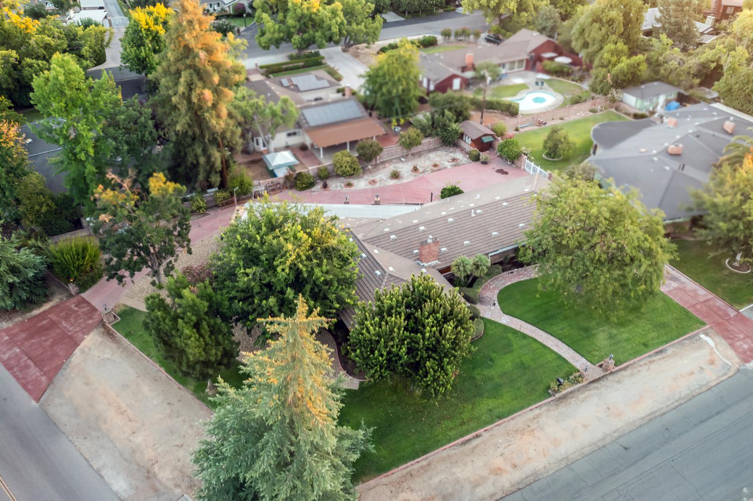 705 E Alamos, Fresno, CA 93704