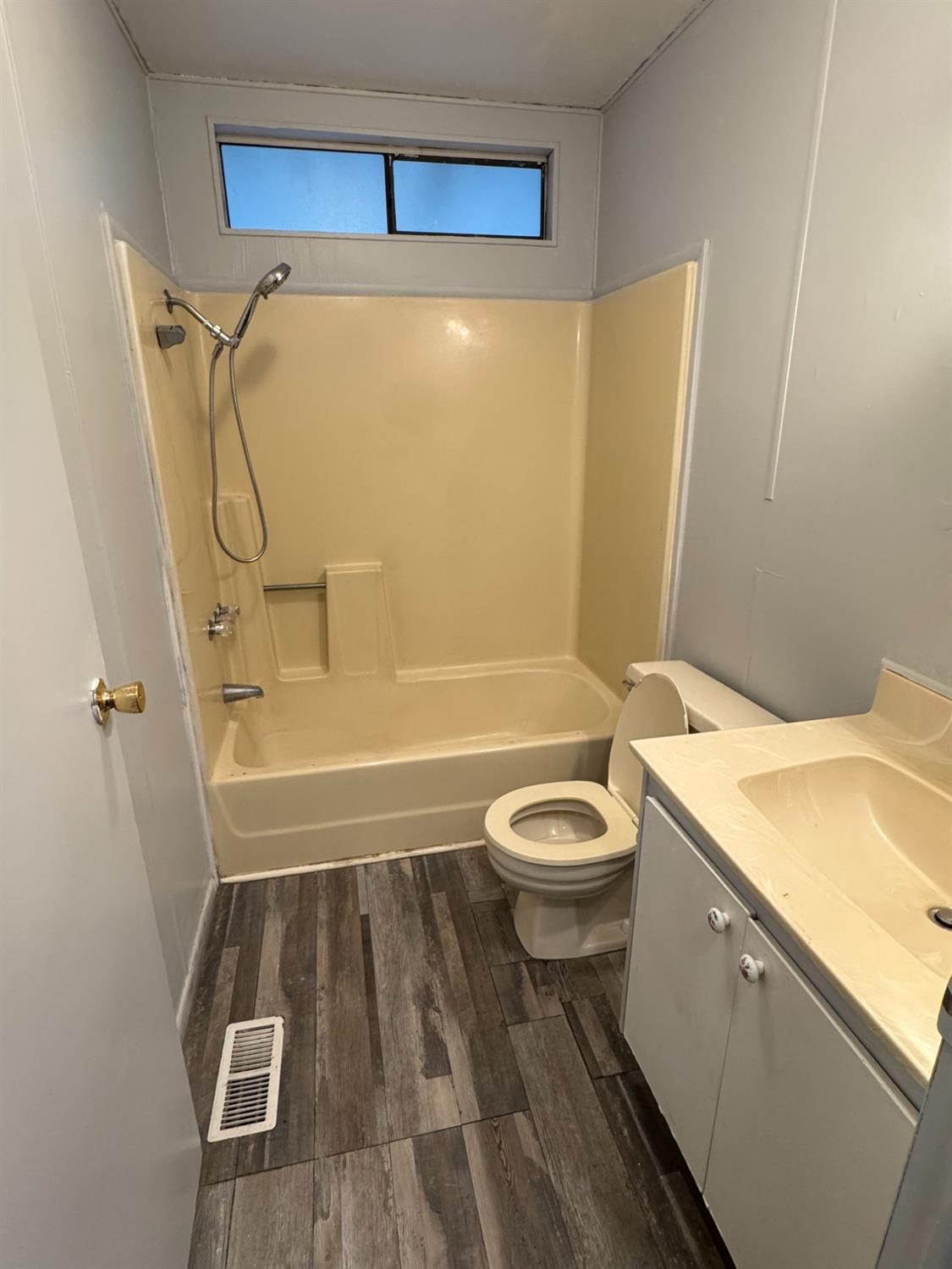 220 S Madera Ave #SPC10, Kerman, CA 93630