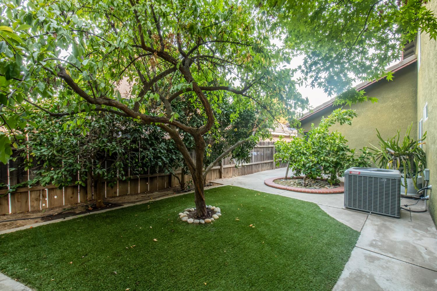 2776 Palo Alto, Fresno, CA 93611