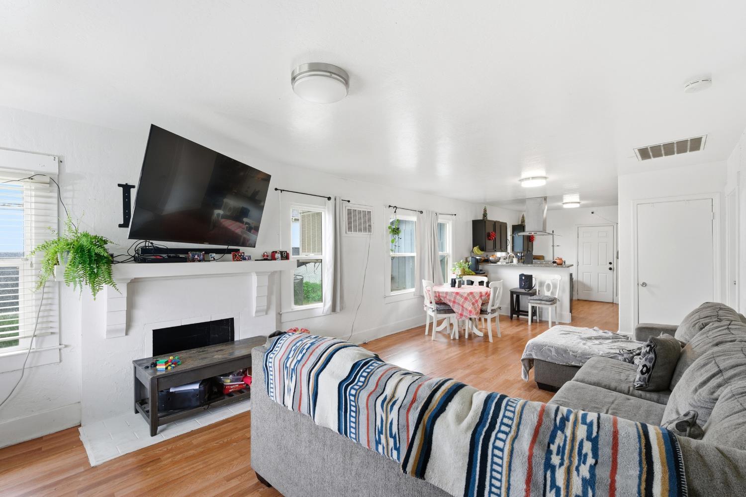 1426 E Patterson, Fresno, CA 93728