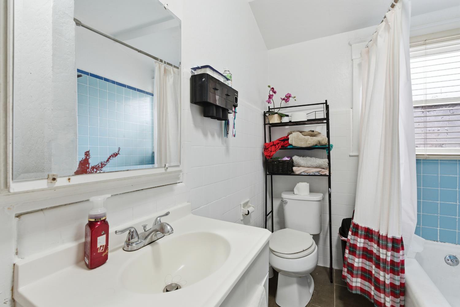 1426 E Patterson, Fresno, CA 93728