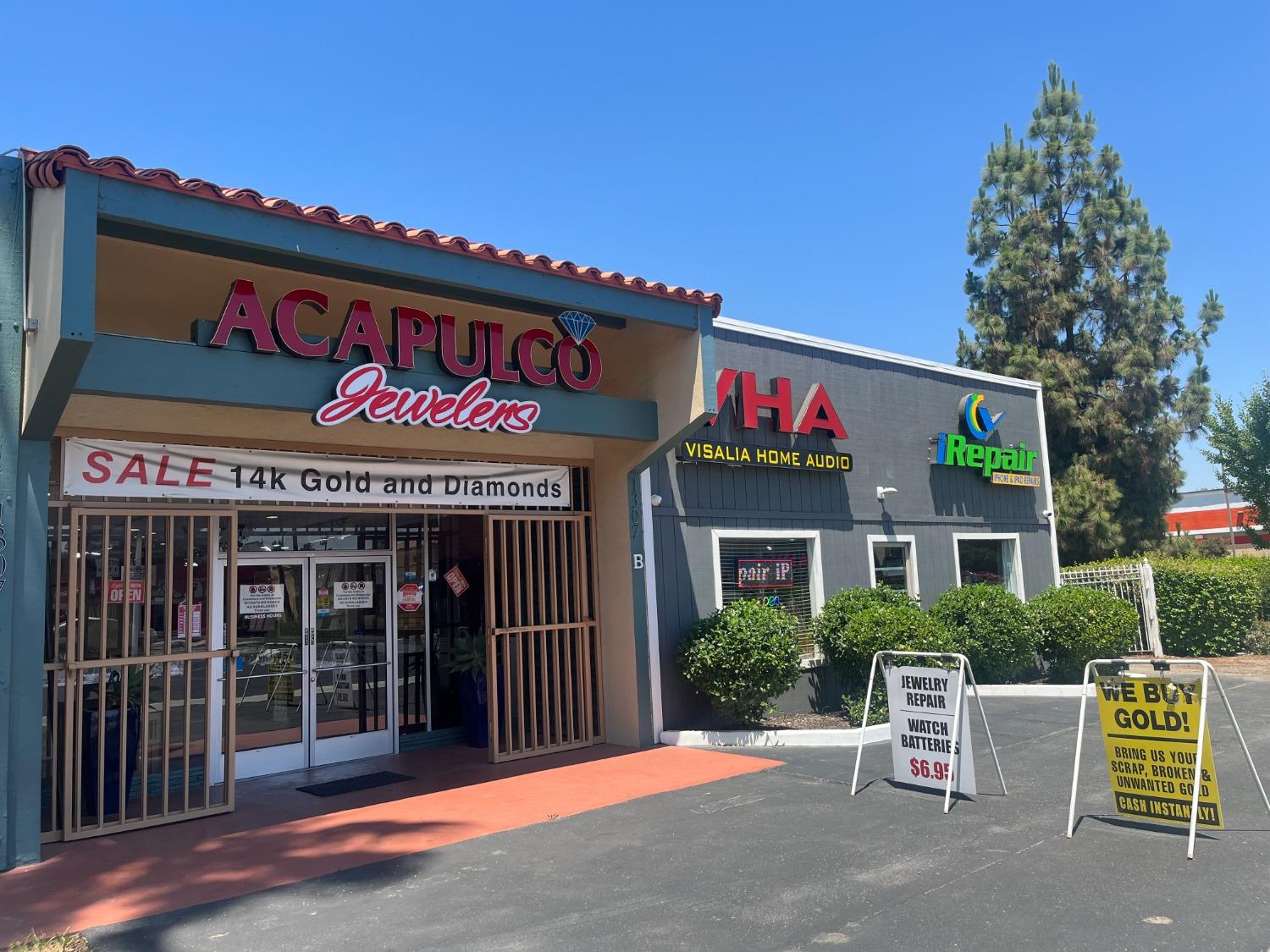 1315 S Mooney Blvd, Visalia, CA 93277