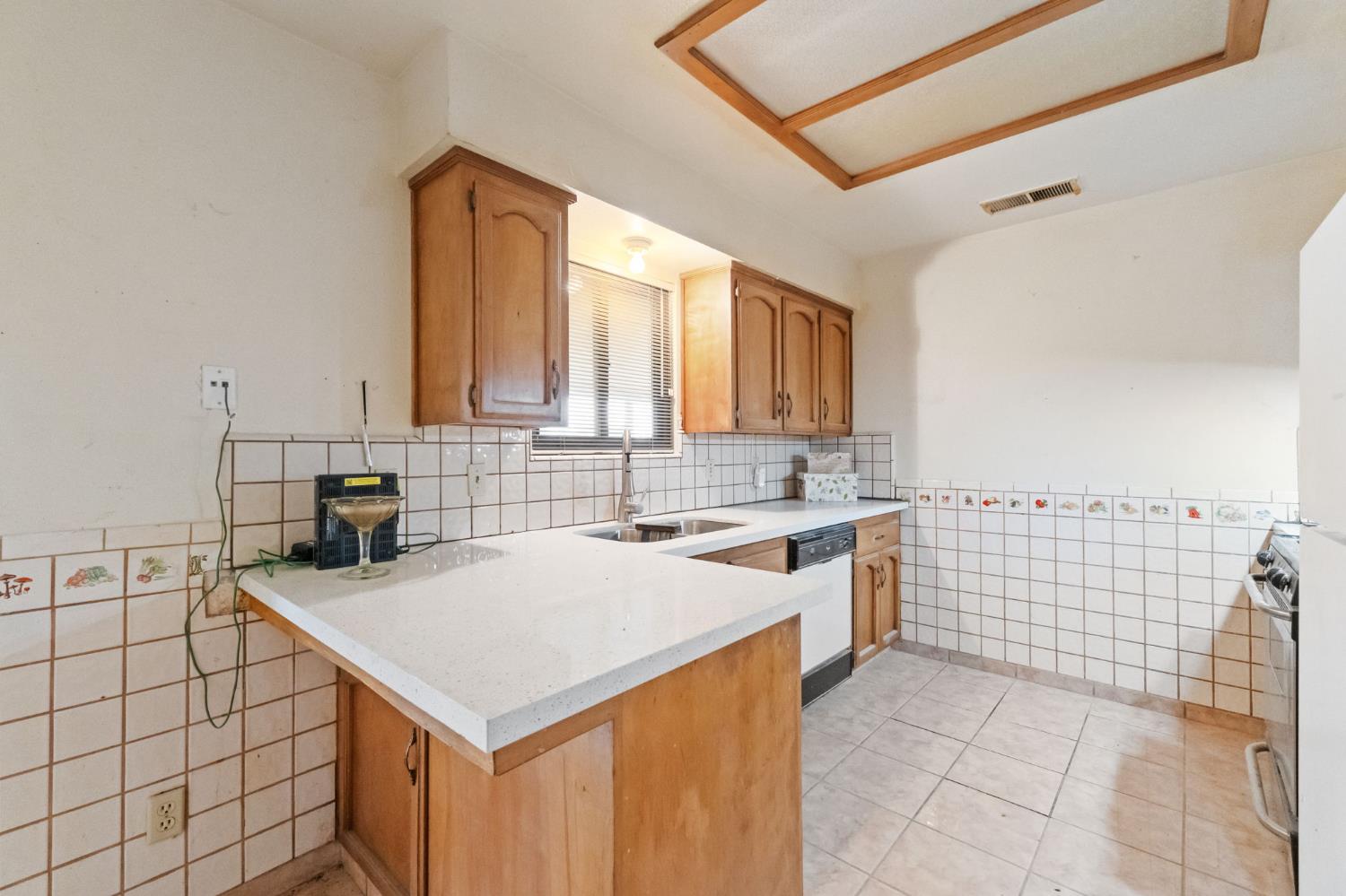 17214 Crescent Dr, Madera, CA 93638