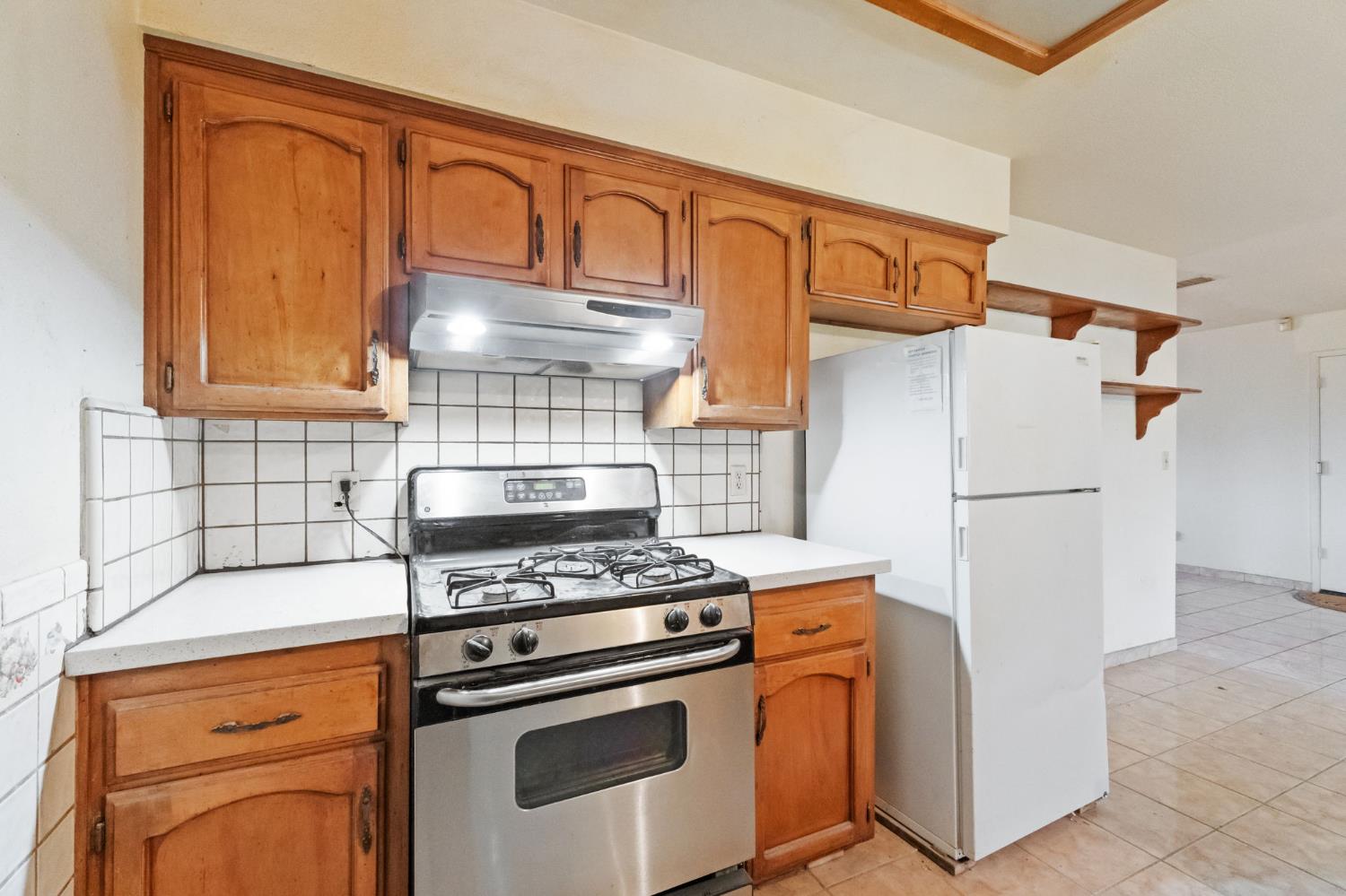 17214 Crescent Dr, Madera, CA 93638