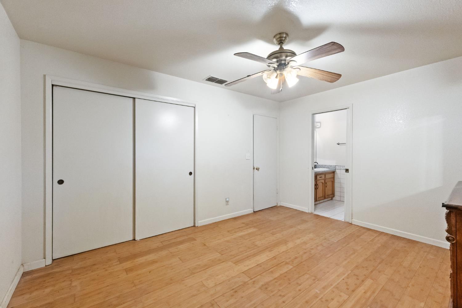 17214 Crescent Dr, Madera, CA 93638