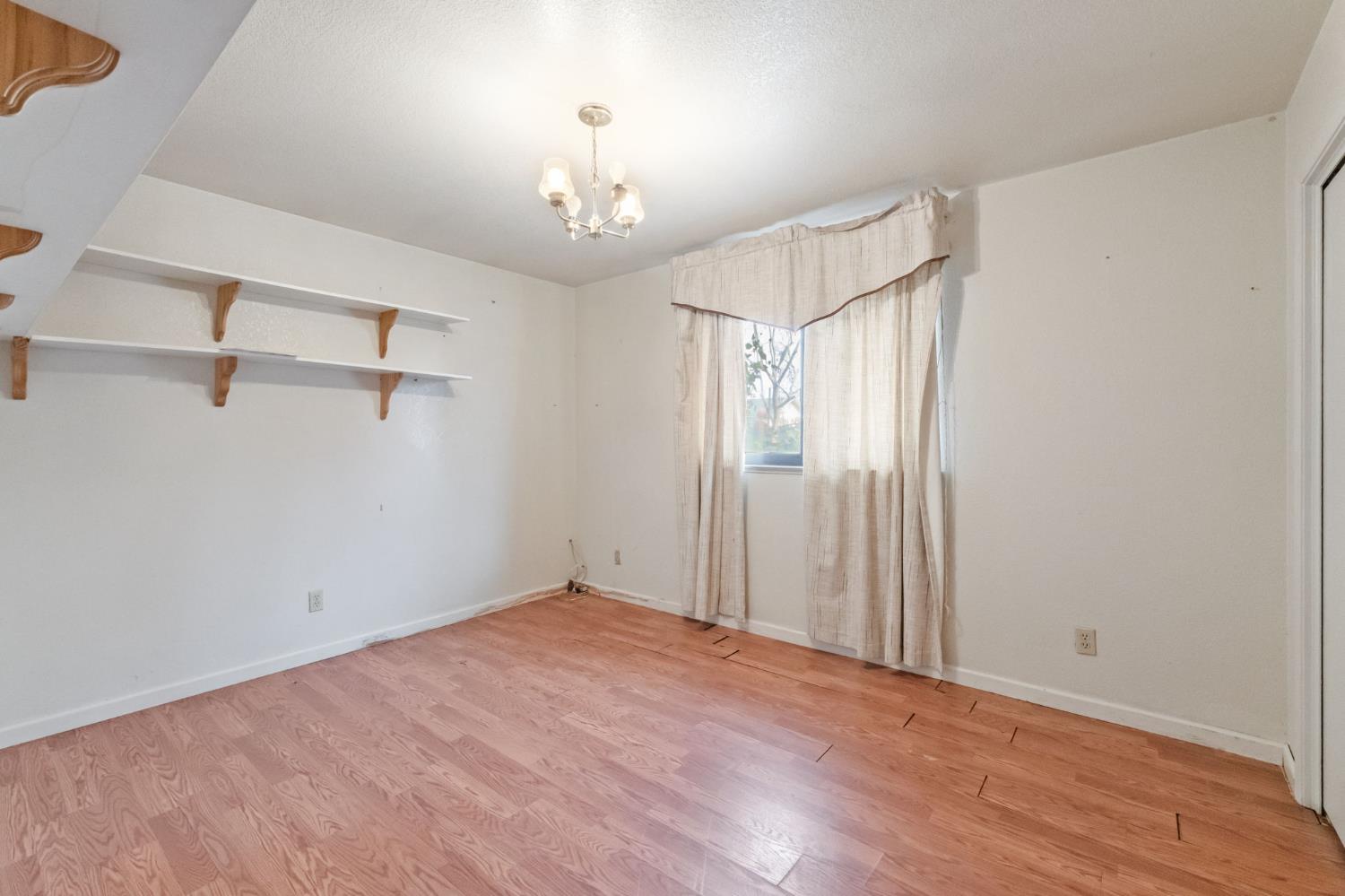 17214 Crescent Dr, Madera, CA 93638