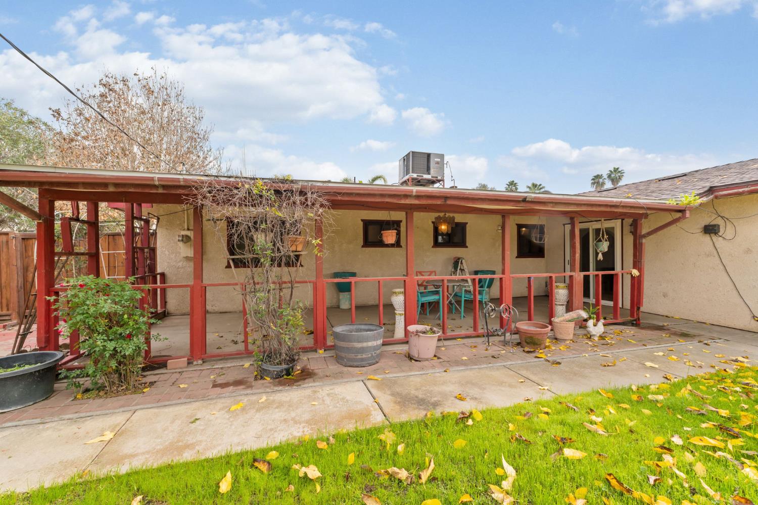 17214 Crescent Dr, Madera, CA 93638