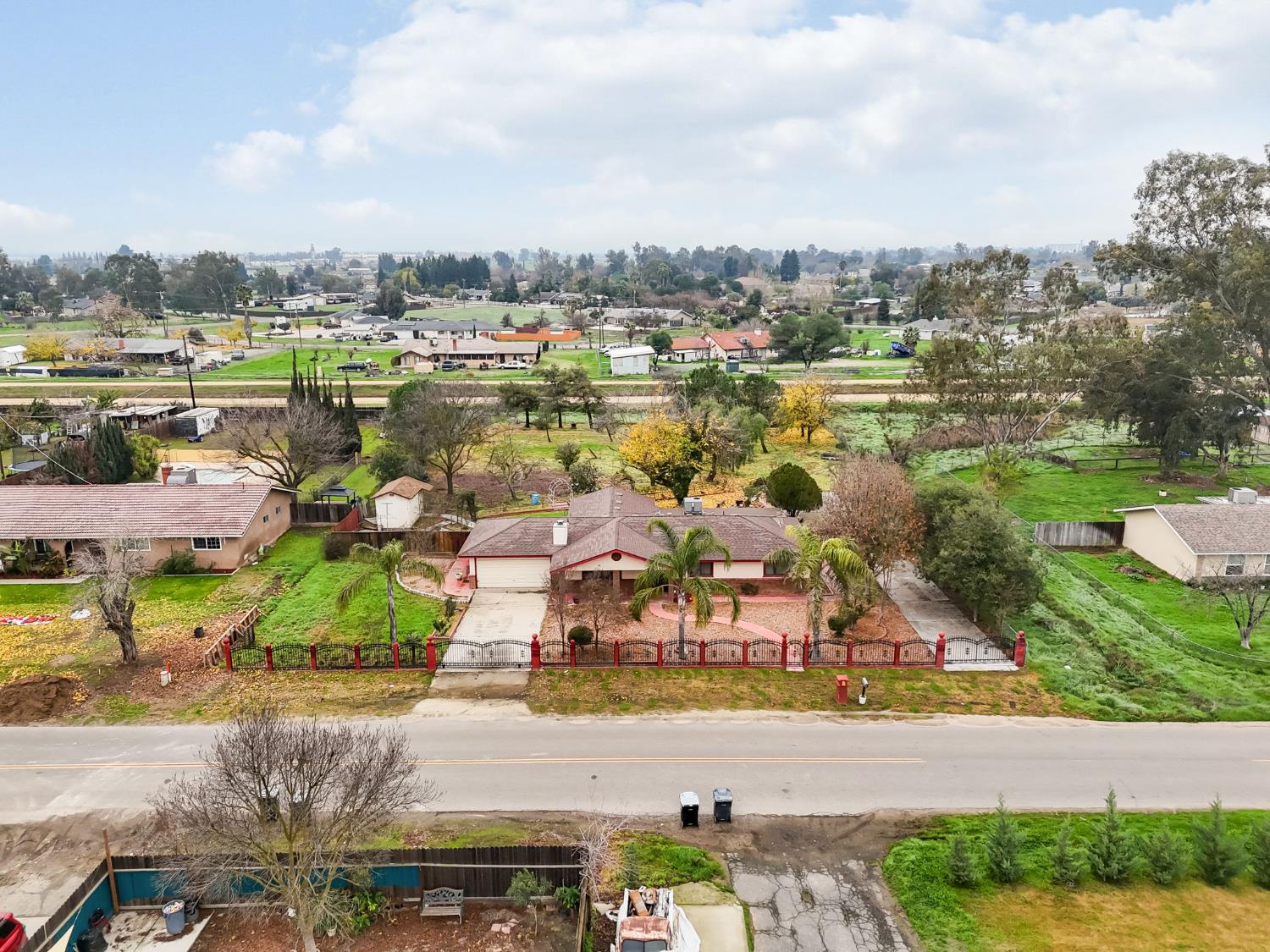 17214 Crescent Dr, Madera, CA 93638