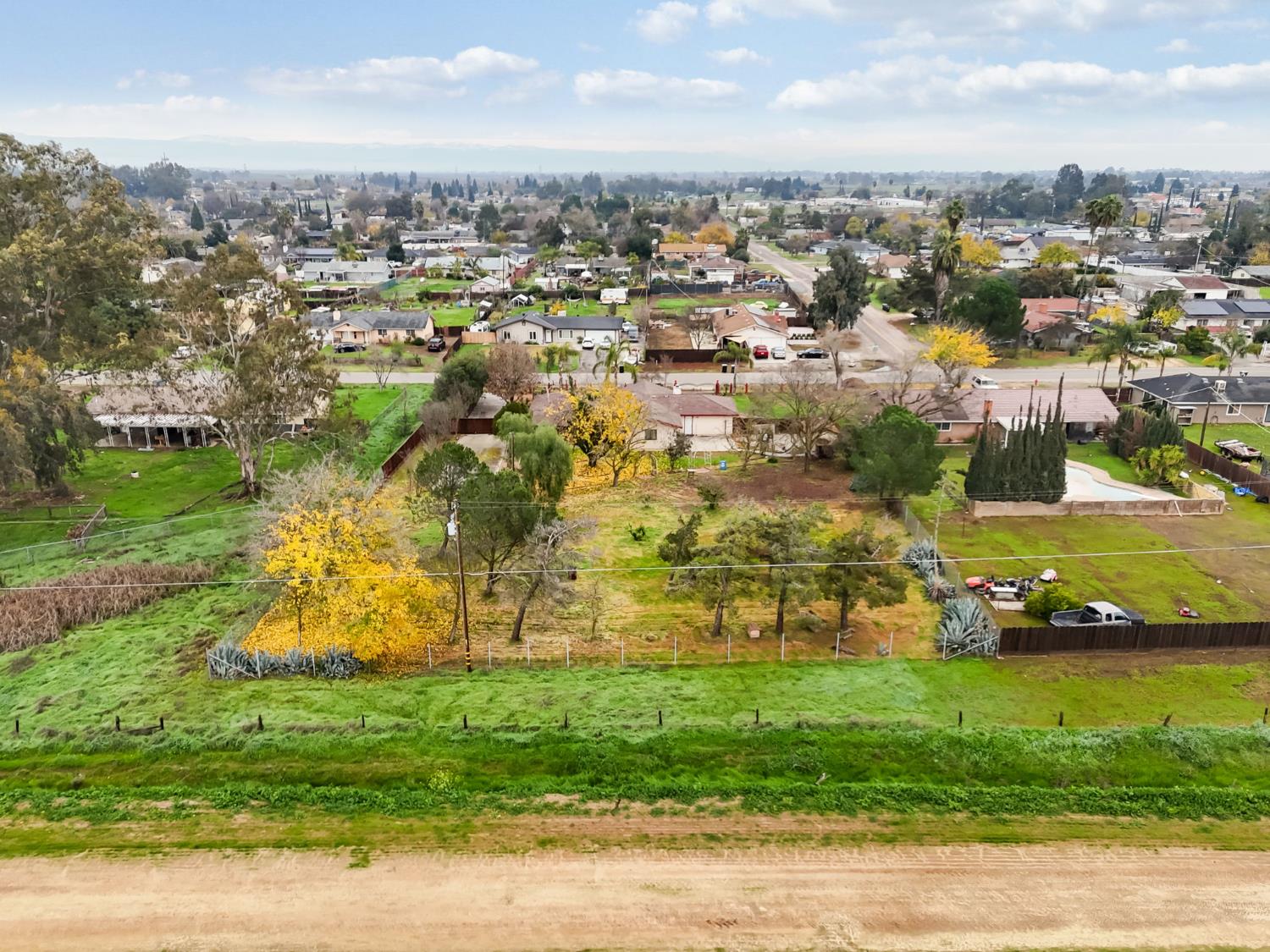 17214 Crescent Dr, Madera, CA 93638