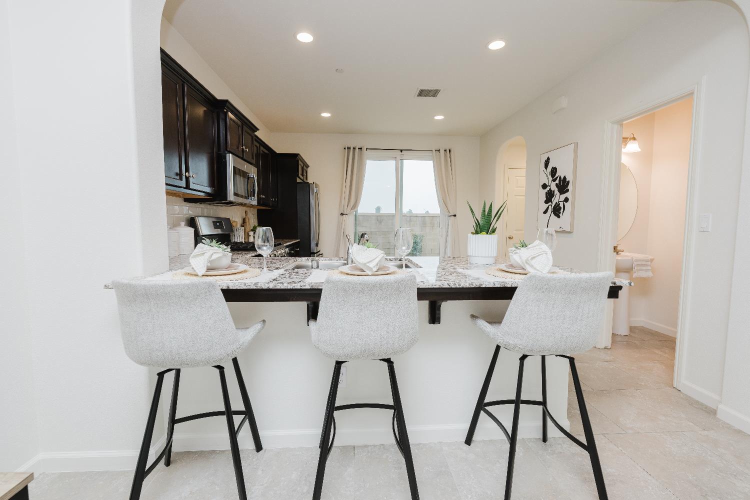 3762 Savant Ln, Clovis, CA 93619