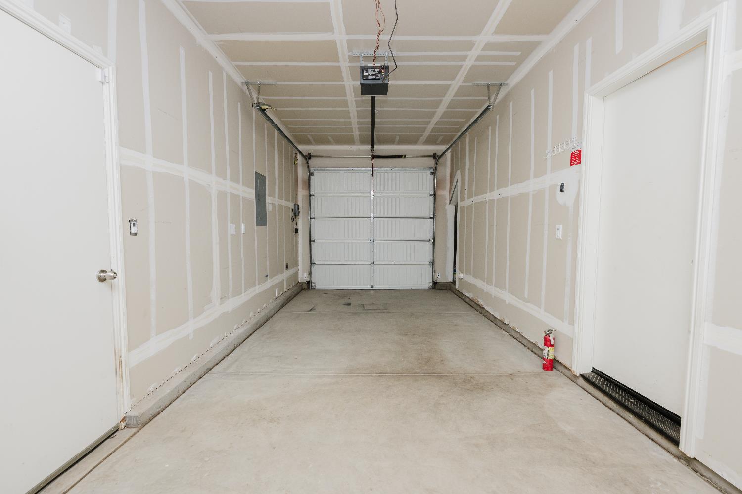 3762 Savant Ln, Clovis, CA 93619