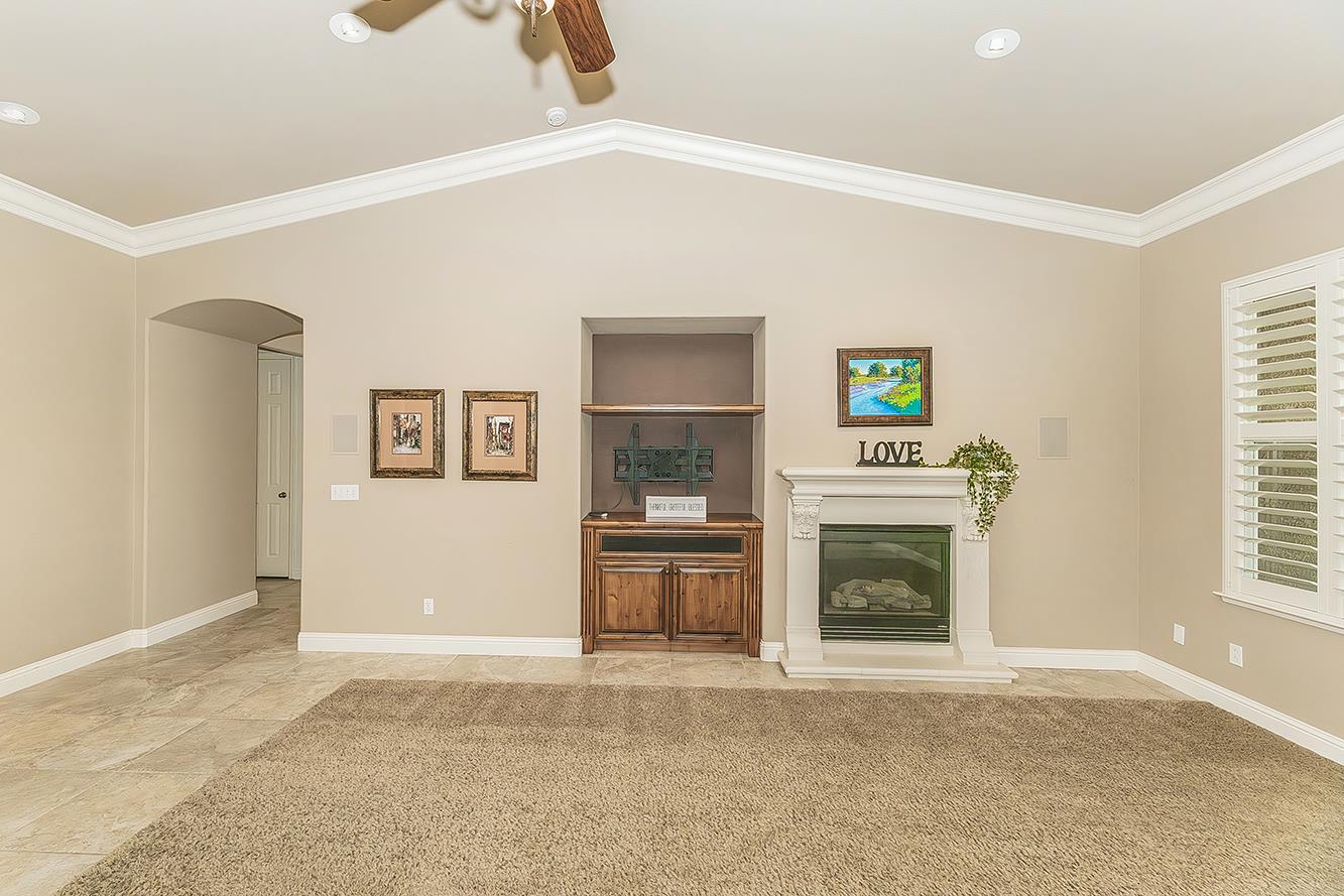 3725 Everglade Ave, Clovis, CA 93619