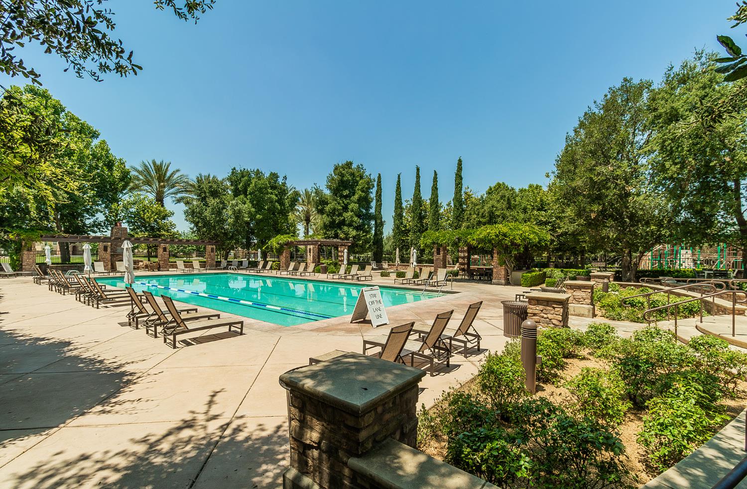 3725 Everglade Ave, Clovis, CA 93619