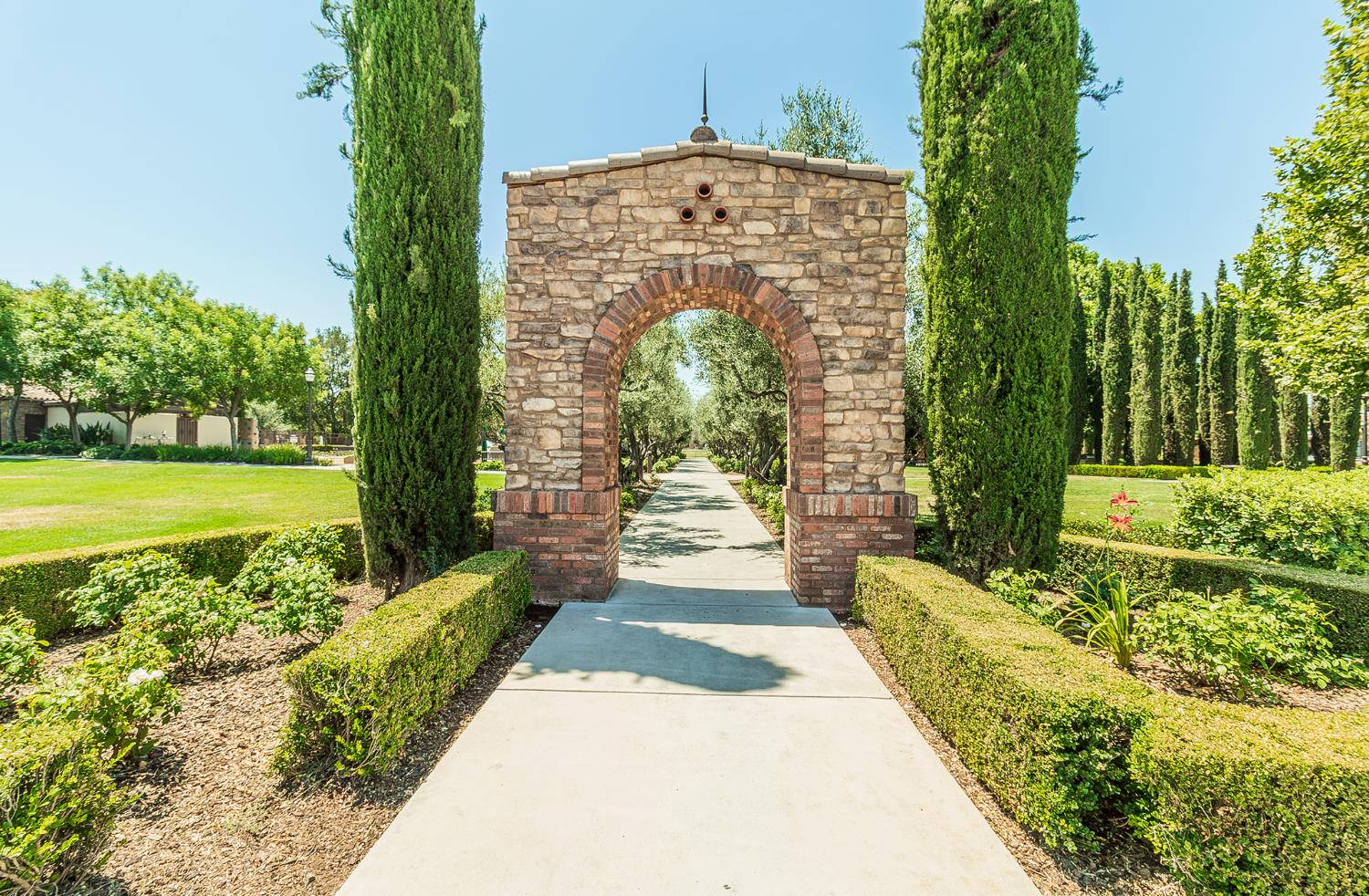 3725 Everglade Ave, Clovis, CA 93619