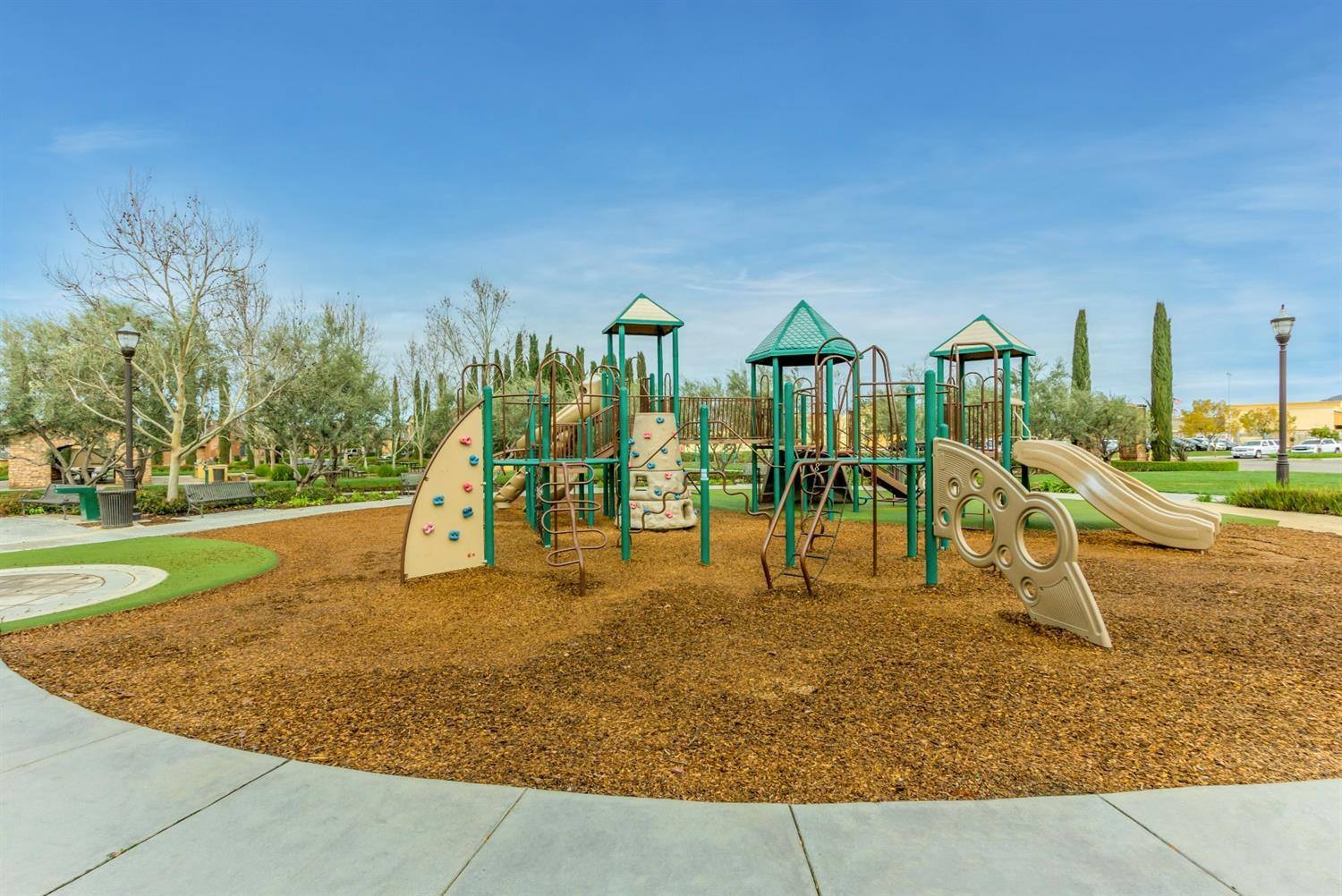 3725 Everglade Ave, Clovis, CA 93619