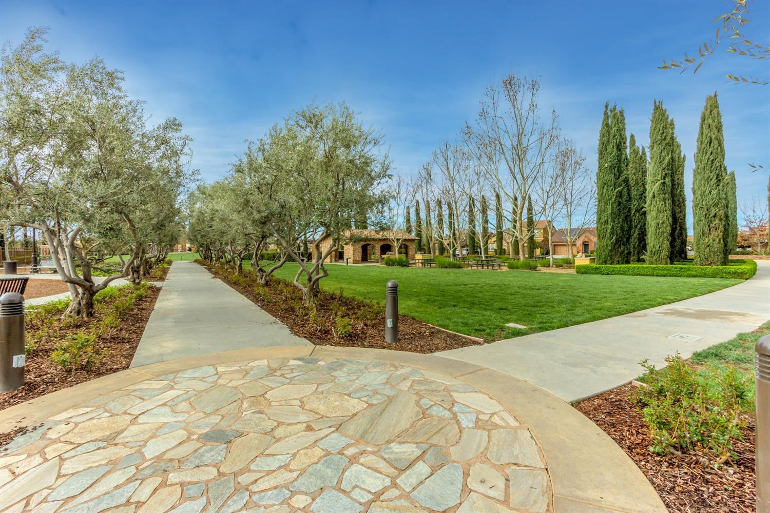 3725 Everglade Ave, Clovis, CA 93619