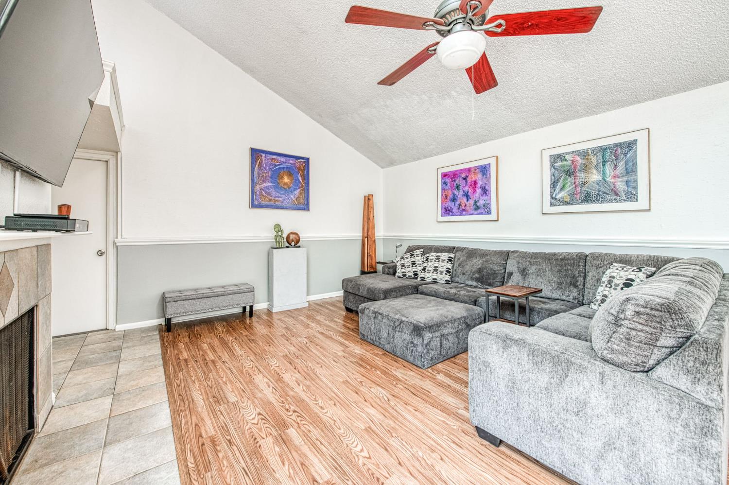 345 Sylmar Ave, Clovis, CA 93612