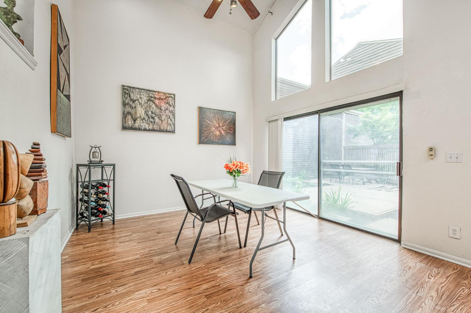 345 Sylmar Ave, Clovis, CA 93612