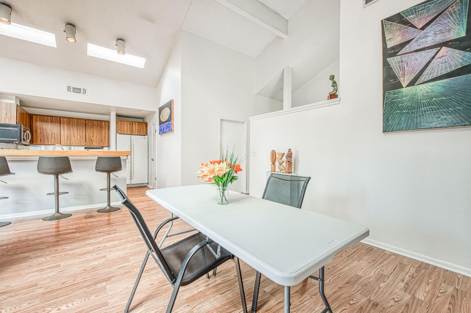 345 Sylmar Ave, Clovis, CA 93612