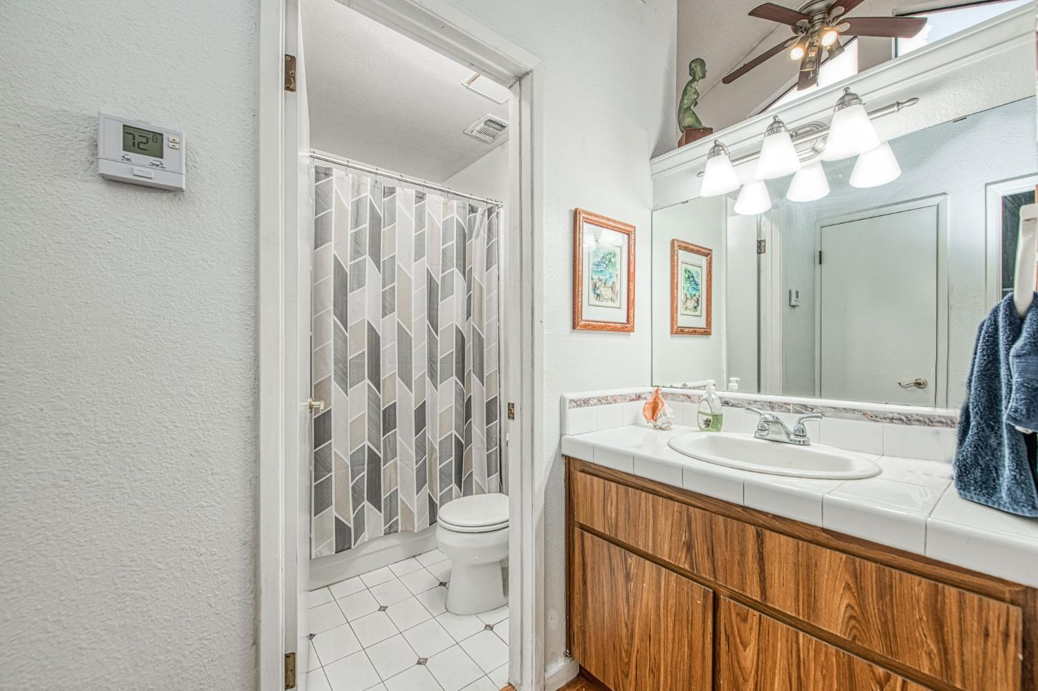 345 Sylmar Ave, Clovis, CA 93612