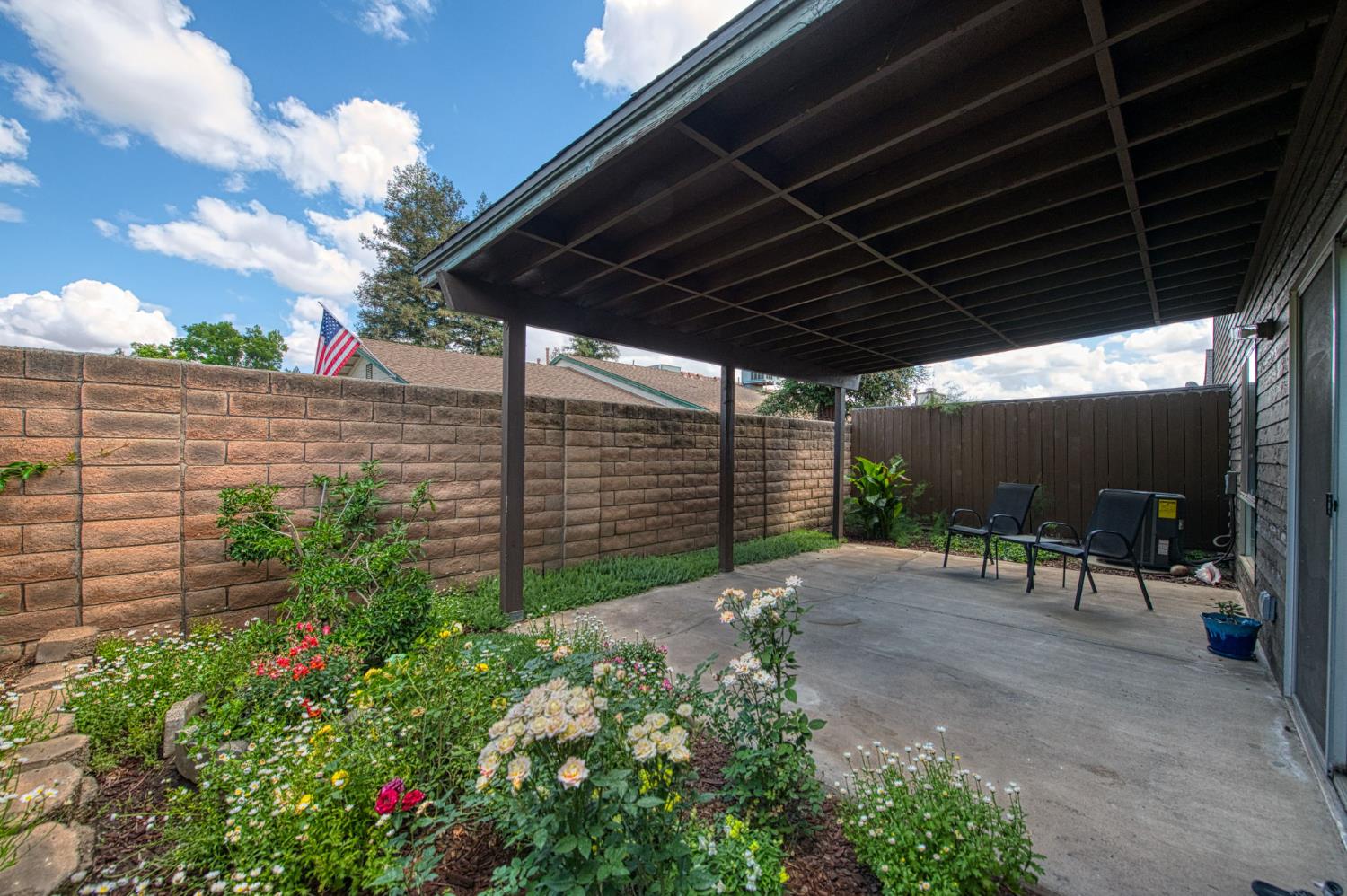 345 Sylmar Ave, Clovis, CA 93612