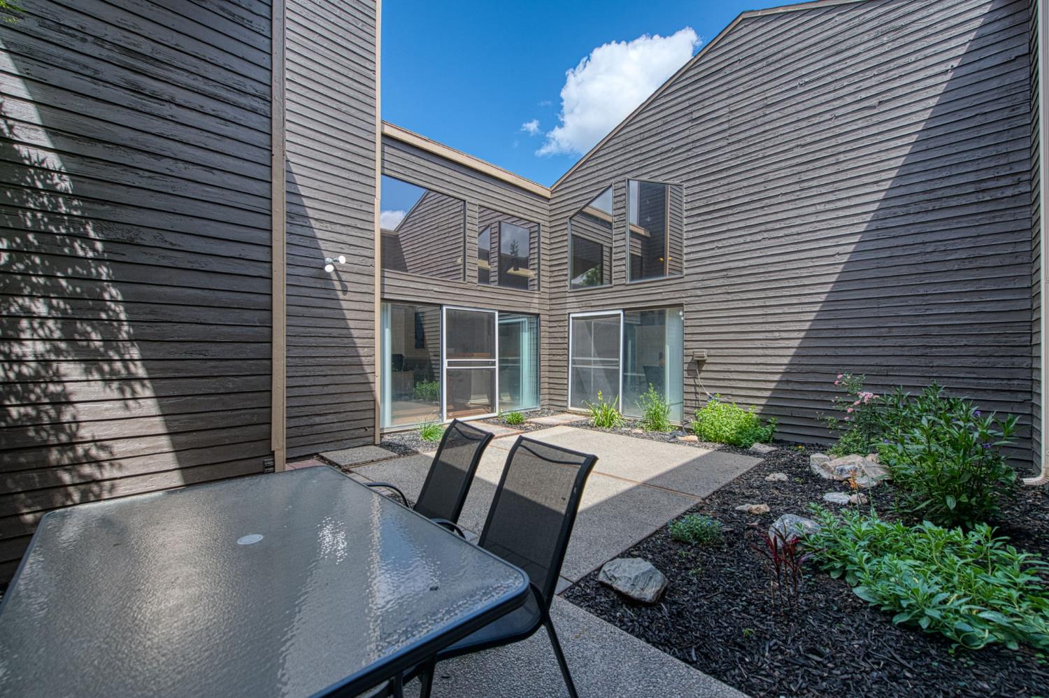 345 Sylmar Ave, Clovis, CA 93612