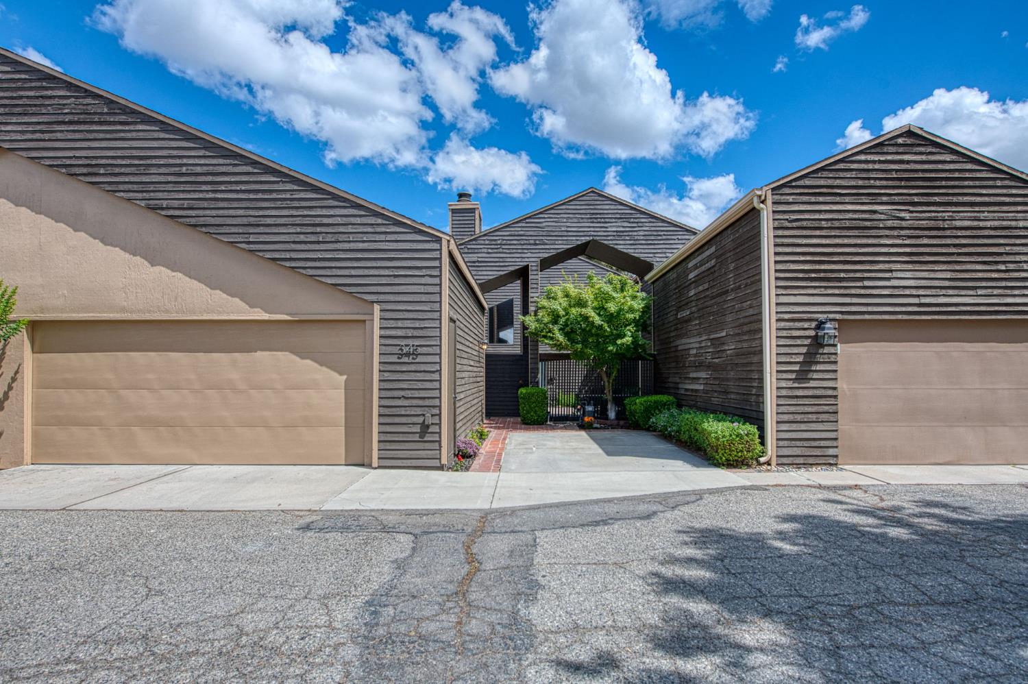 345 Sylmar Ave, Clovis, CA 93612