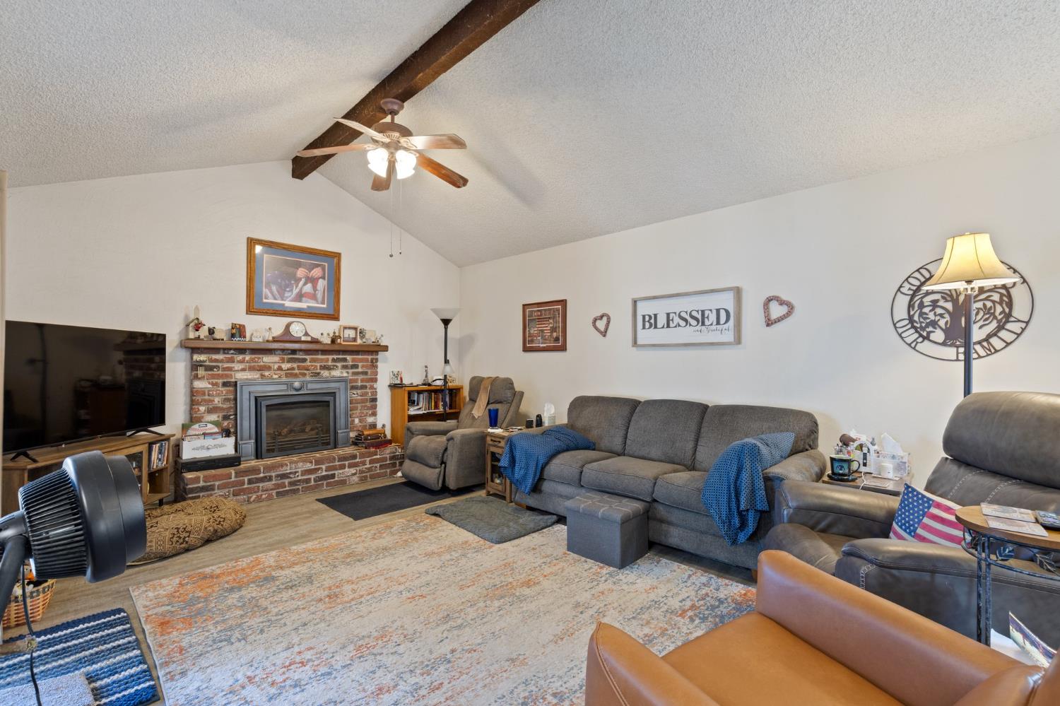 2724 Monocott Dr, Madera, CA 93637